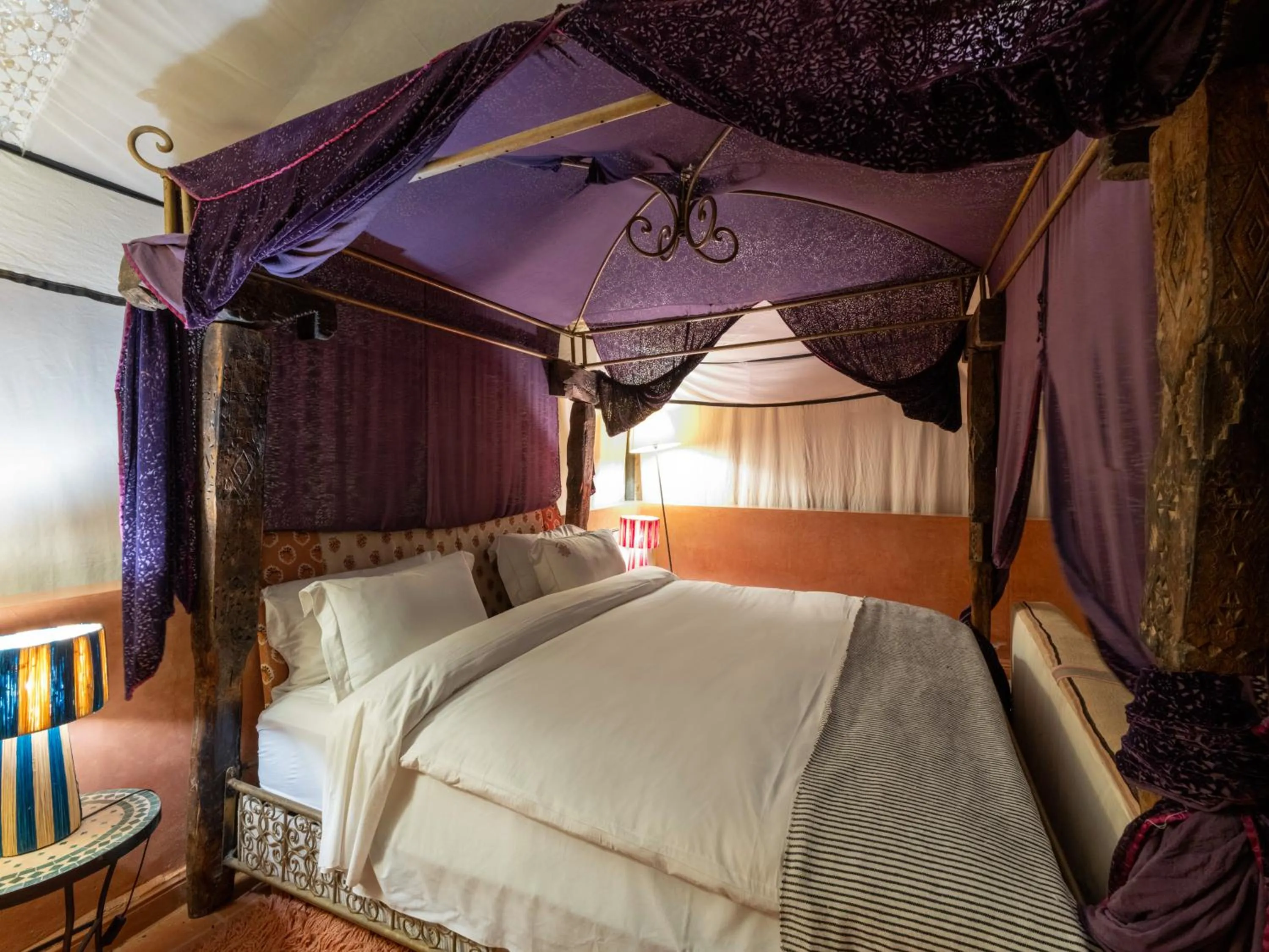 Bed in Kasbah Agafay Hotel & Spa