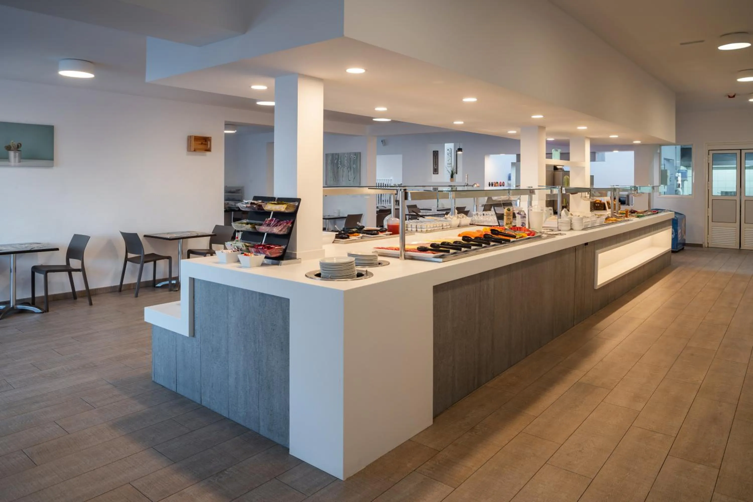 Restaurant/places to eat in Ereza Apartamentos Los Hibiscos - Adults Only