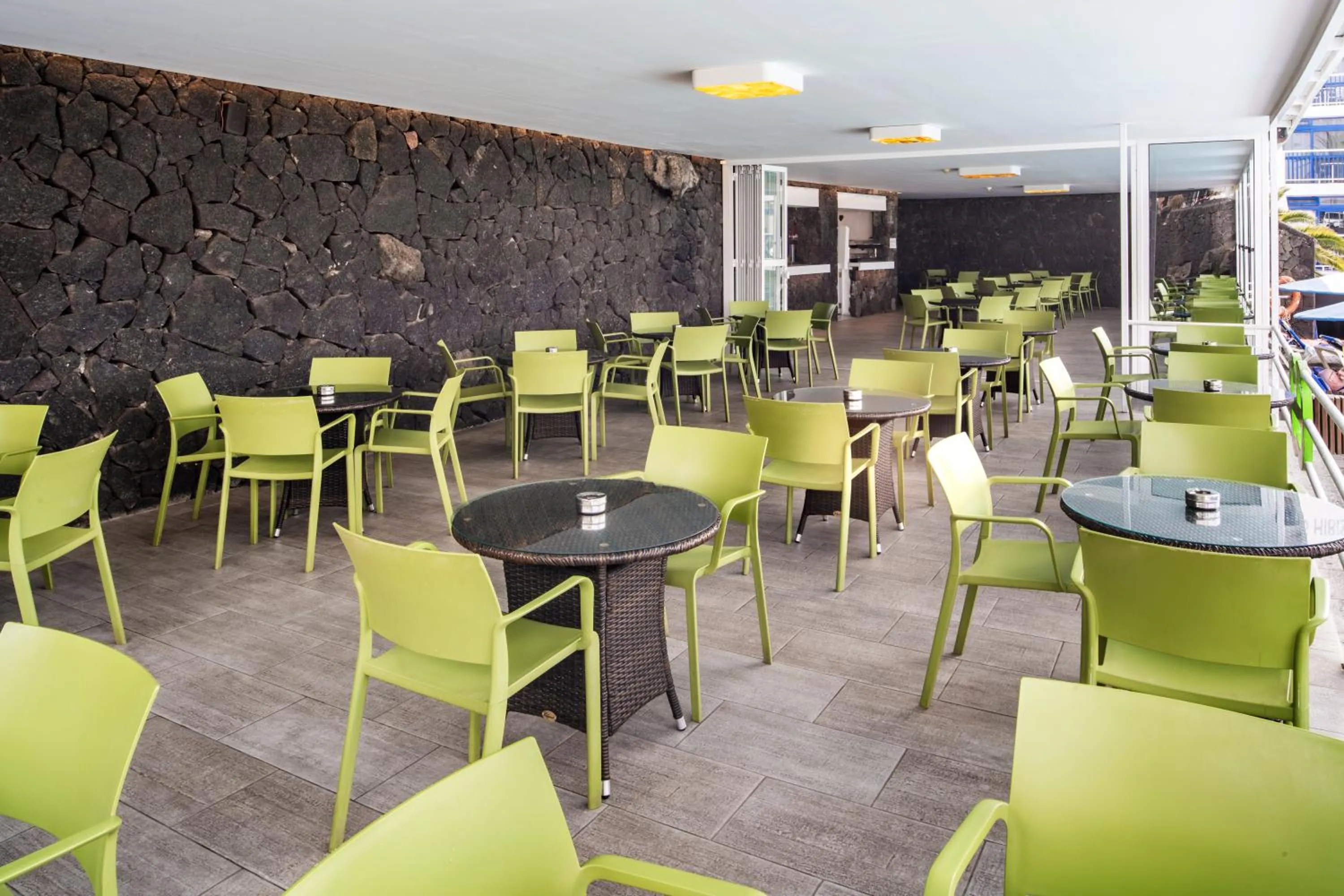 Lounge or bar in Ereza Apartamentos Los Hibiscos - Adults Only