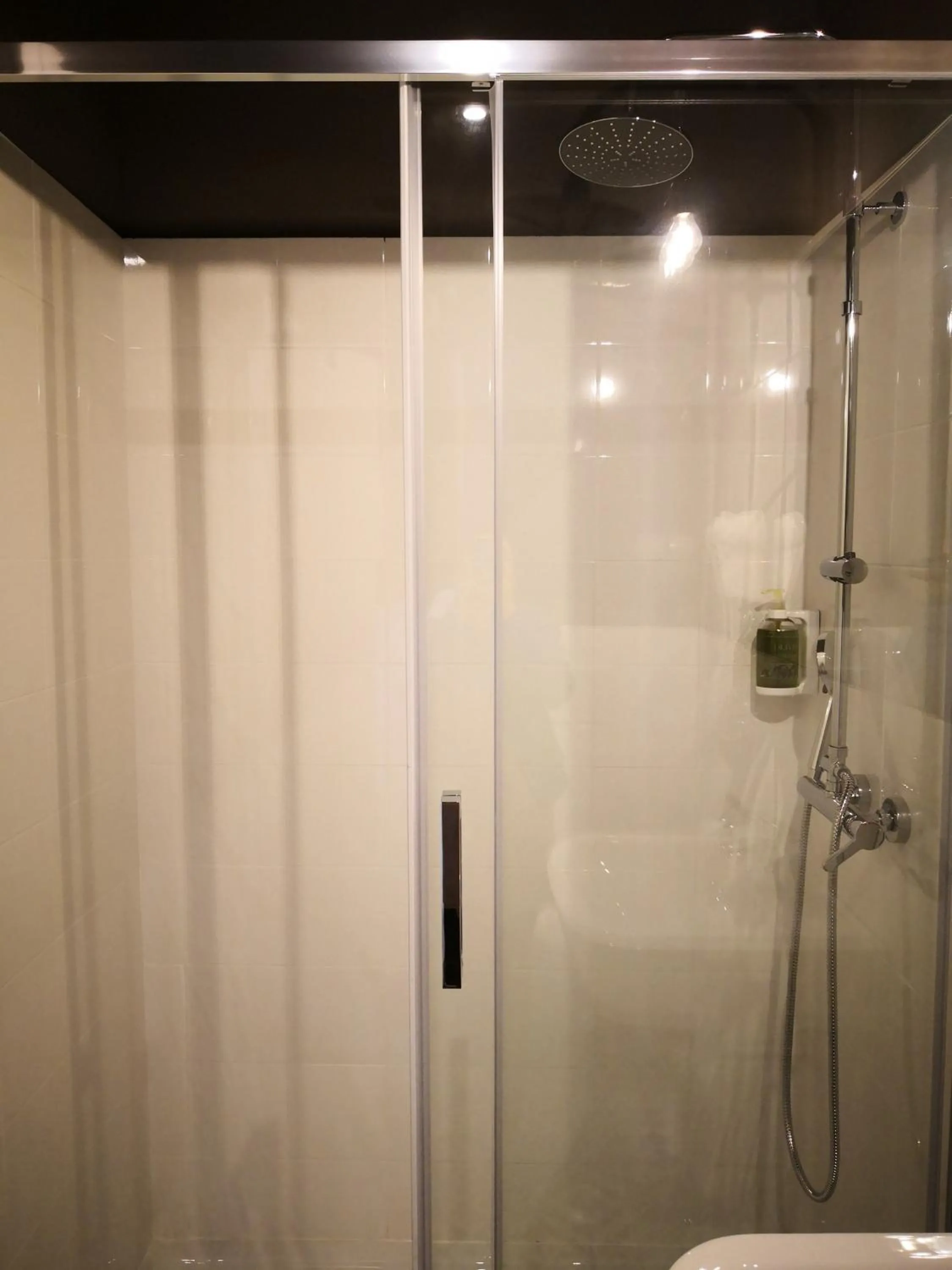 Shower in Hotel Villa Rina