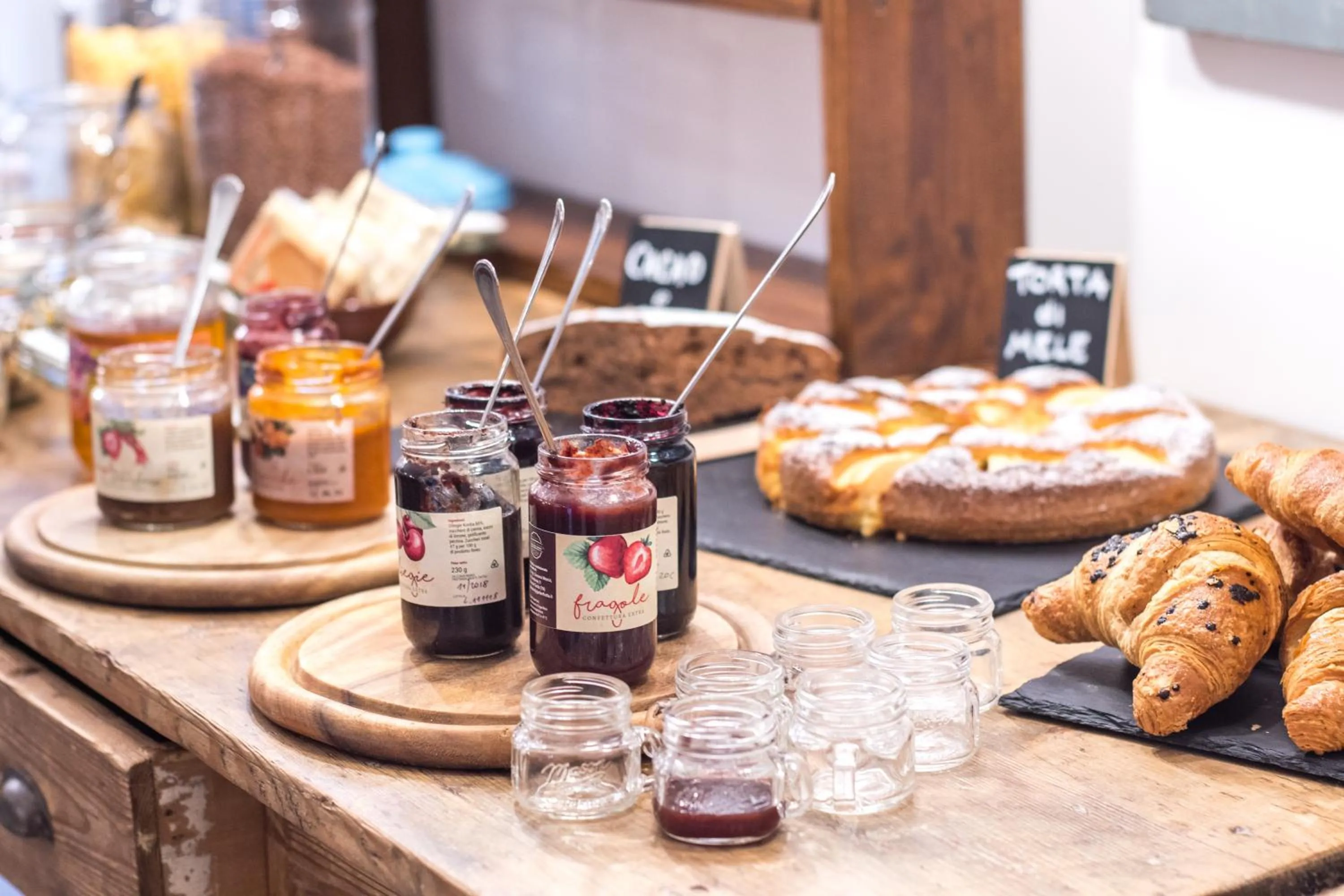 Buffet breakfast in Hotel Villa Rina