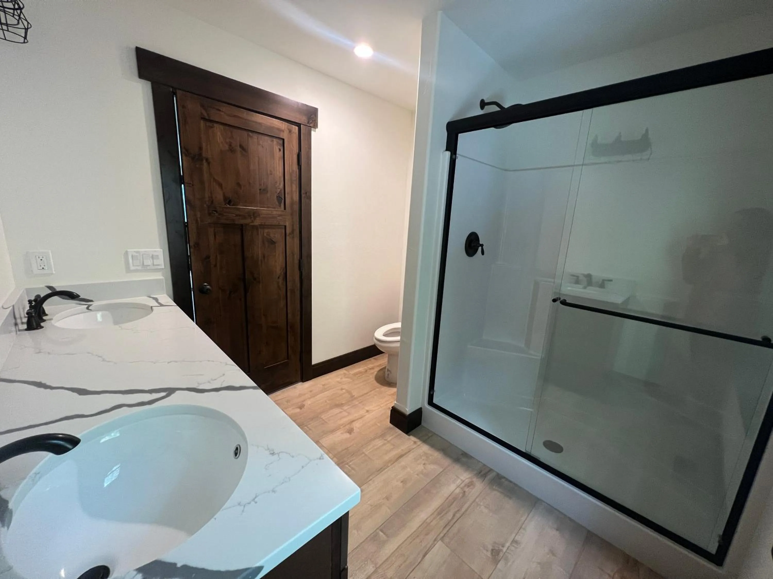 Bathroom, Bed in Glacier Homestead