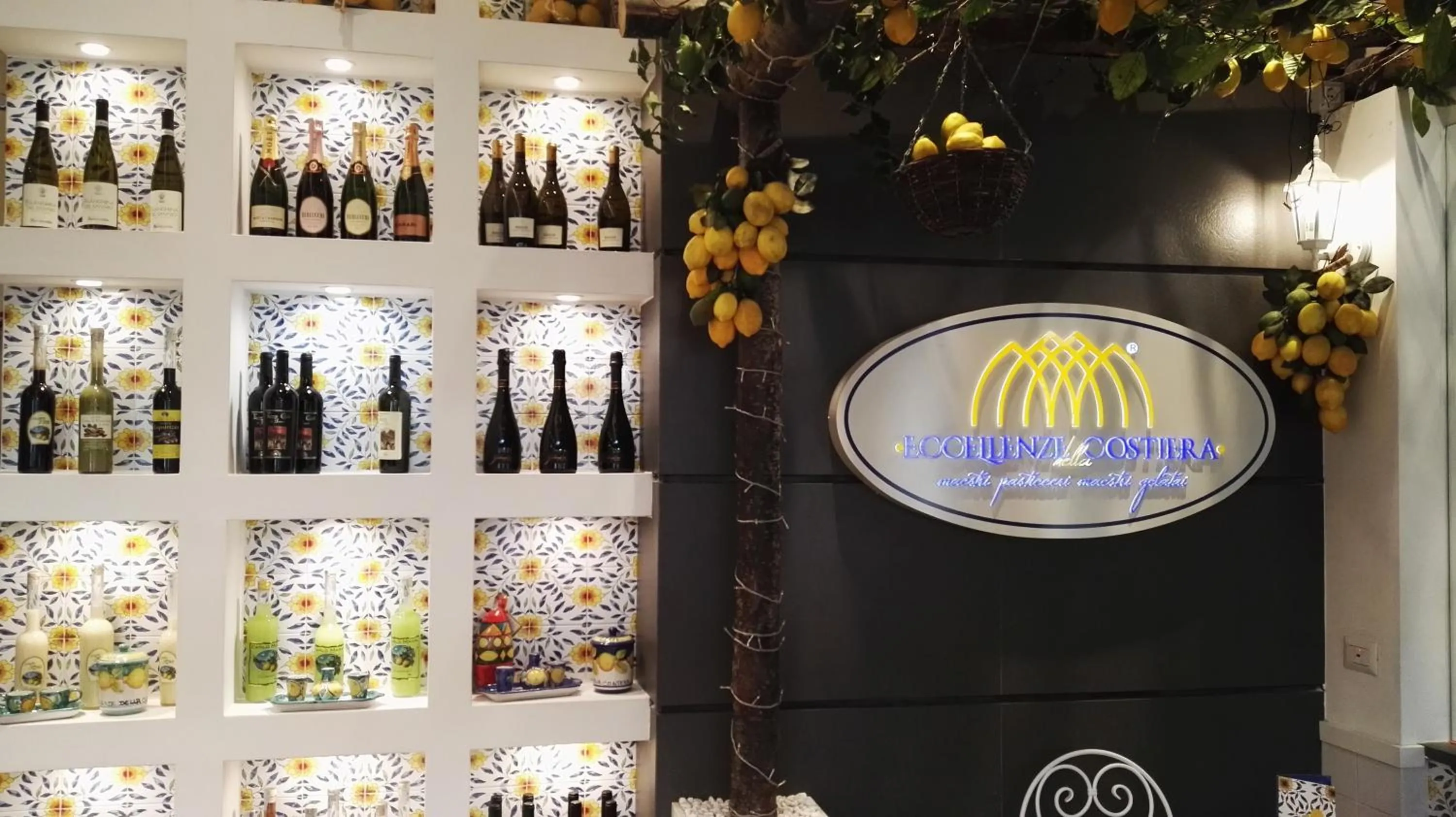 Breakfast in Agora’ dei Mille