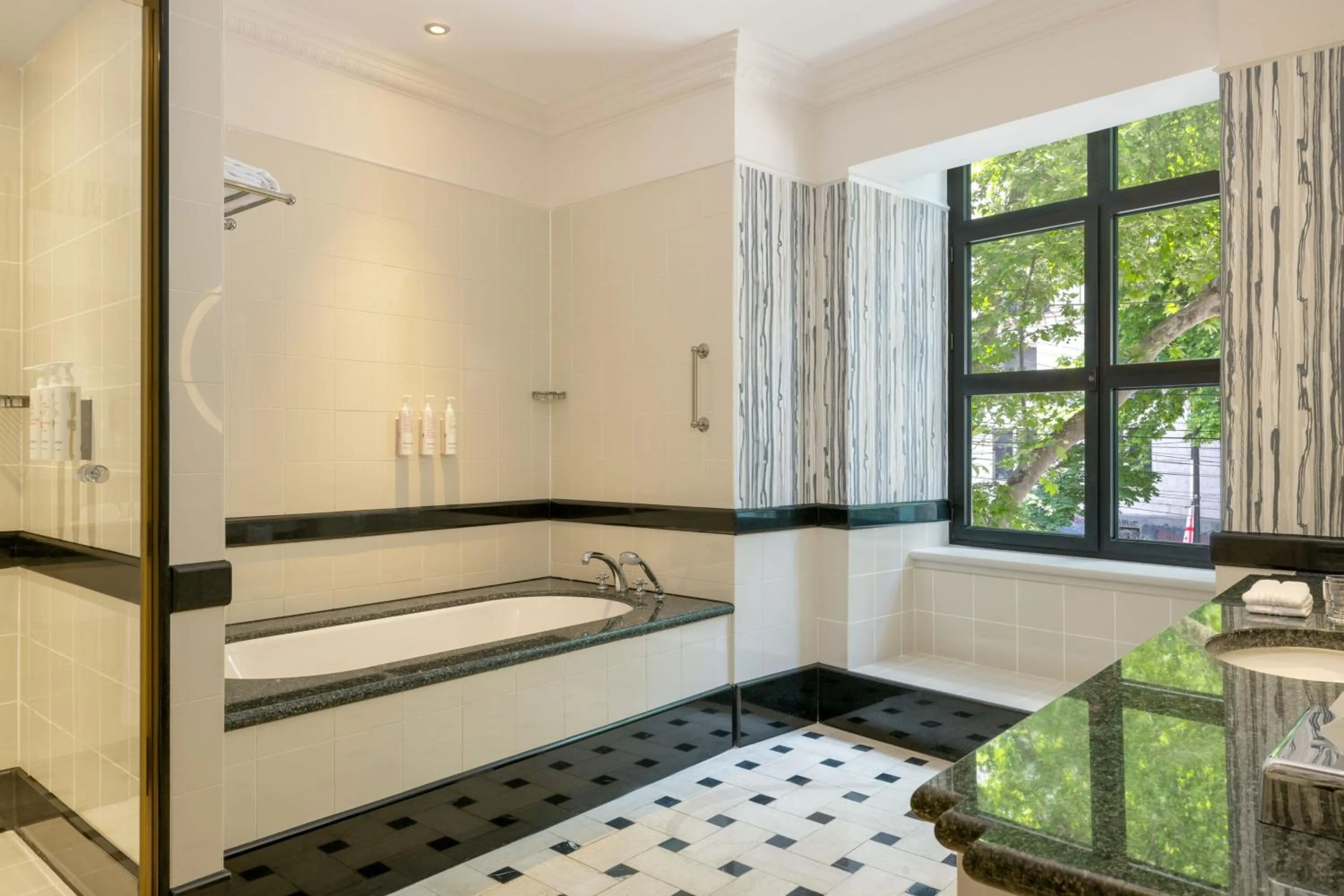 Bathroom, Bed in Tbilisi Marriott Hotel