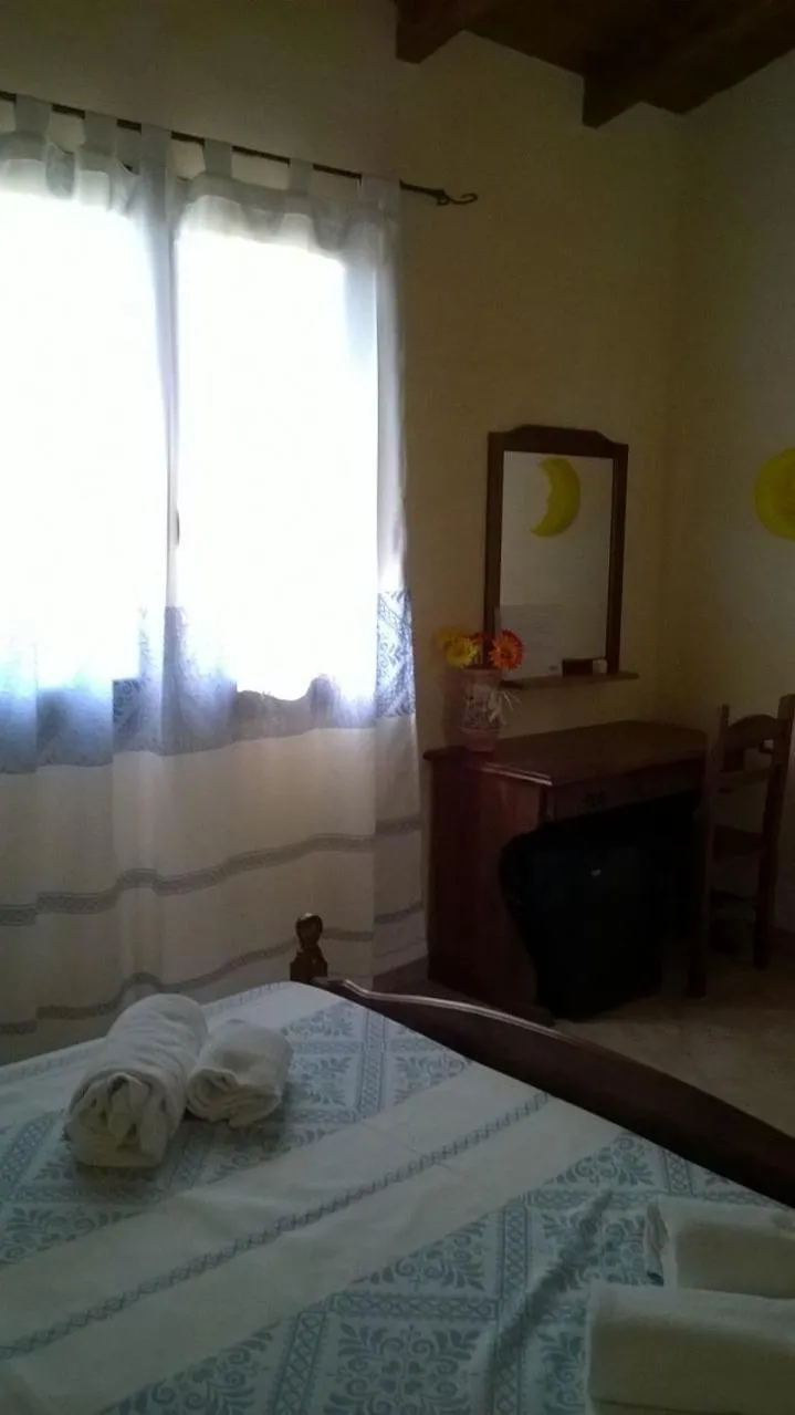 Decorative detail, Bed in La Quercia della Gallura