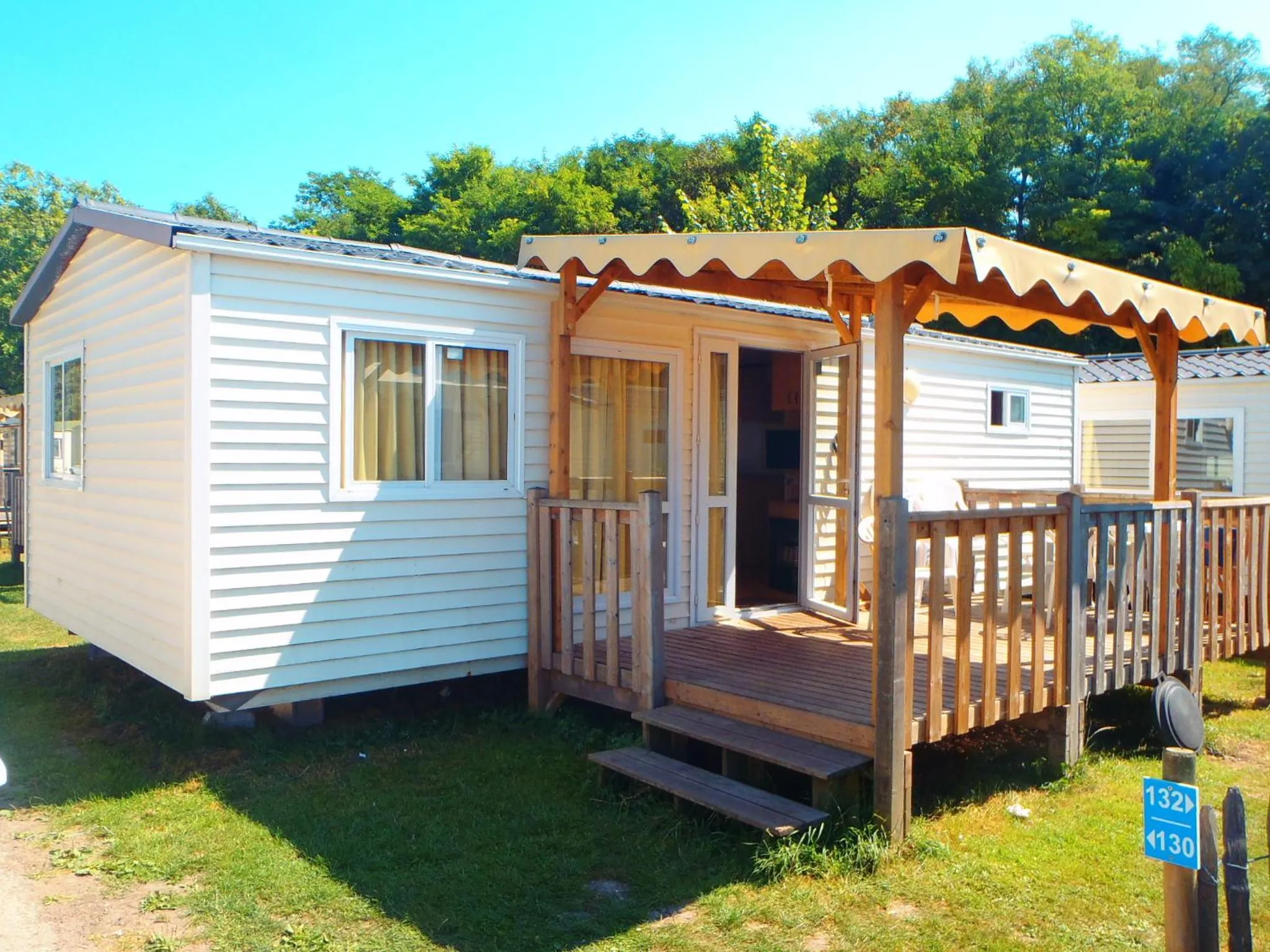 Spring in Camping Paris-Est