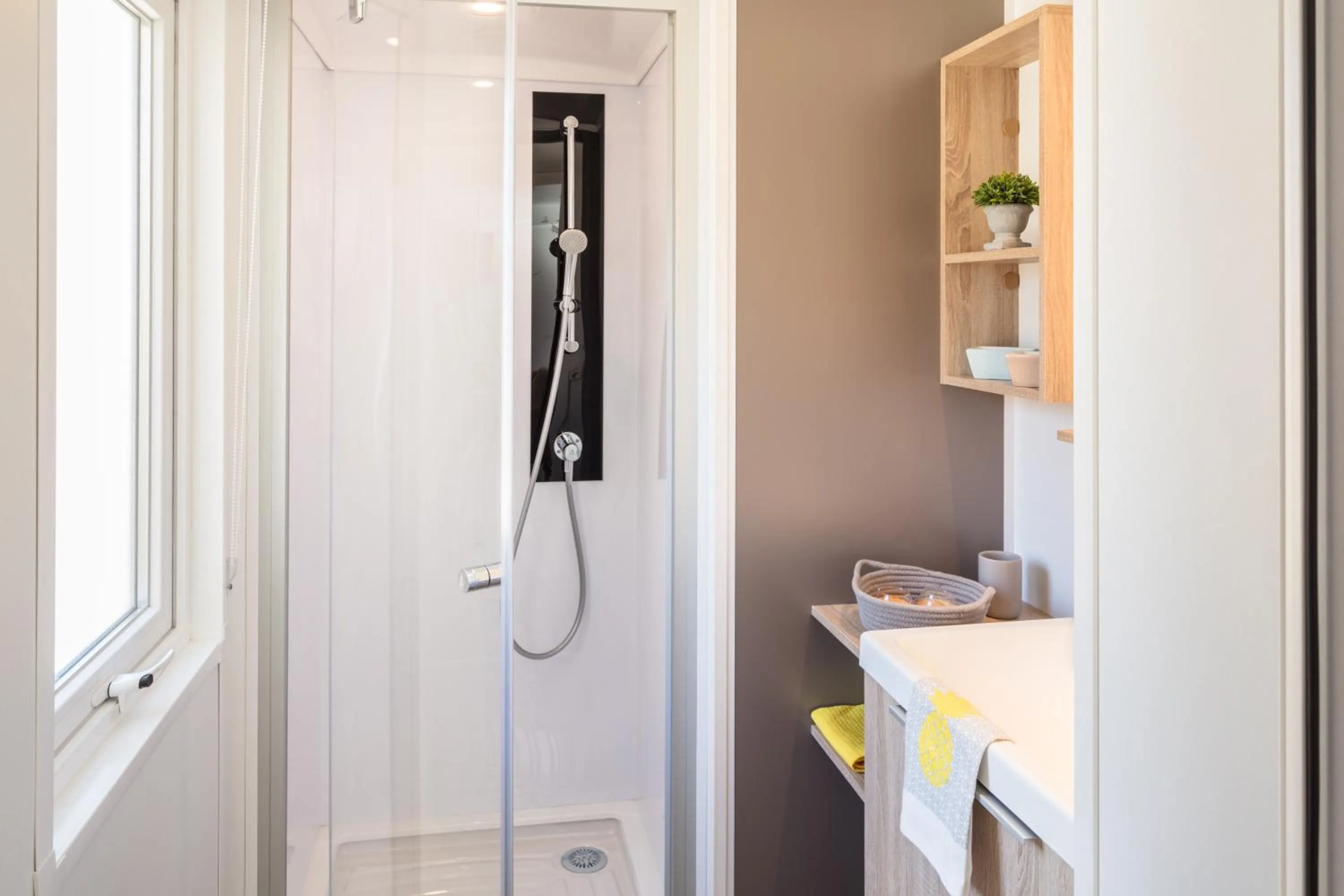 Shower in Camping Paris-Est