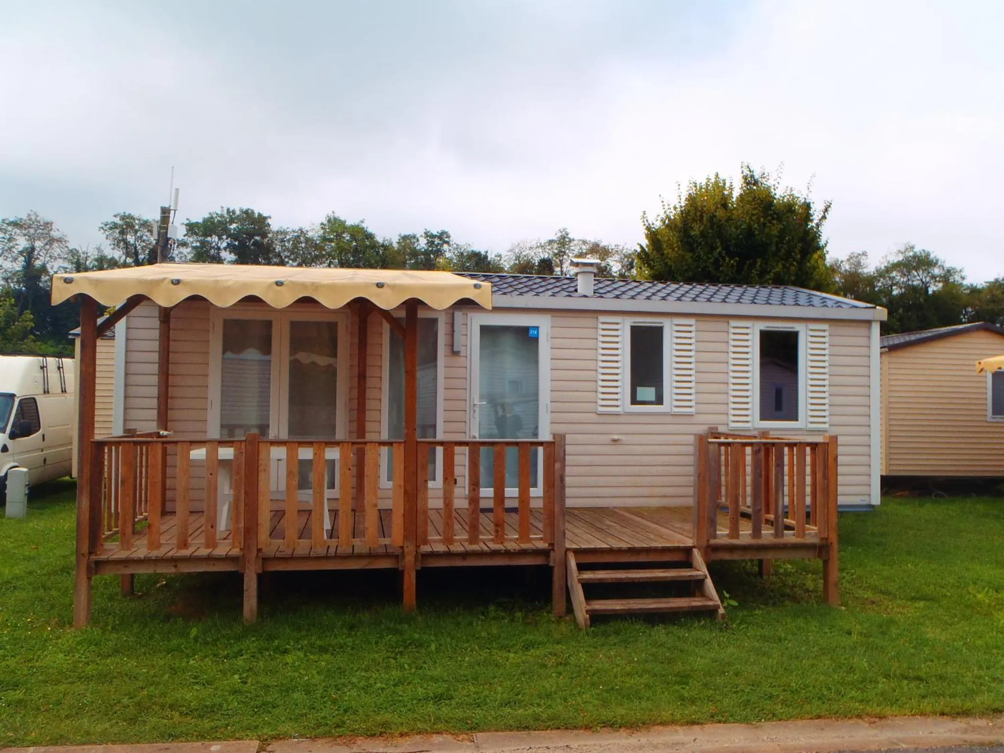 Facade/entrance in Camping Paris-Est