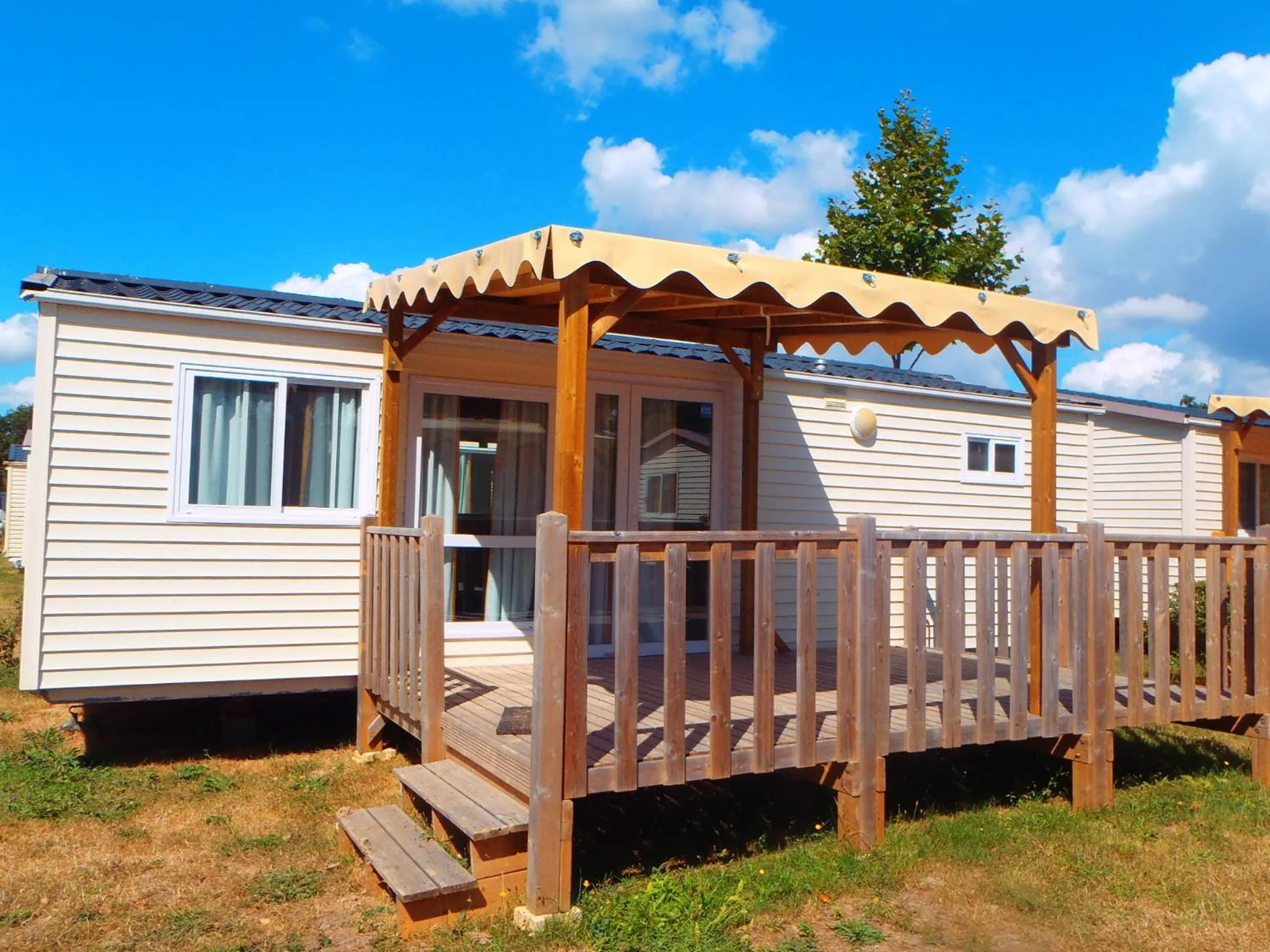 Facade/entrance in Camping Paris-Est