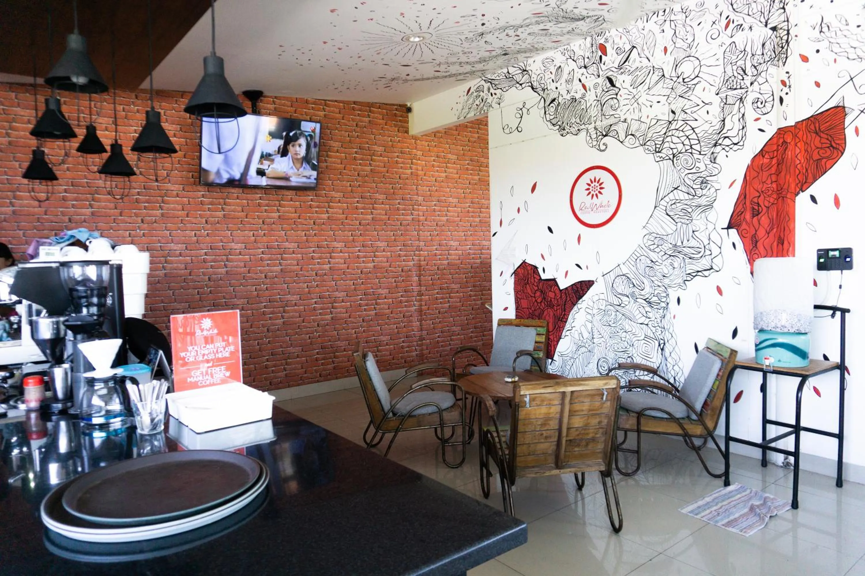 Restaurant/places to eat in Matra Co Working & Co Living