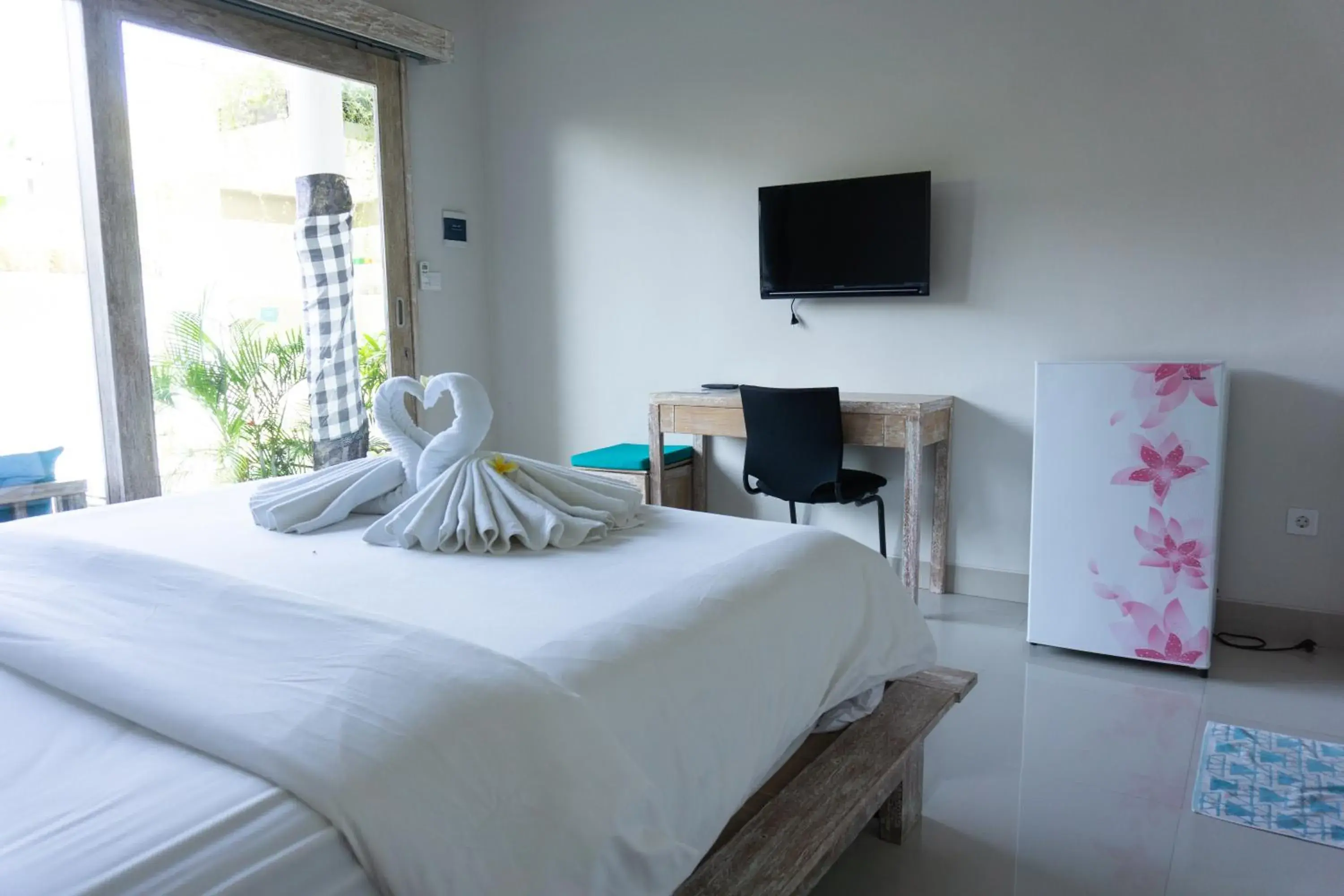 Communal lounge/ TV room, Bed in Matra Co Working & Co Living Communal lounge/ TV room, Bed in Matra Co Working & Co Living