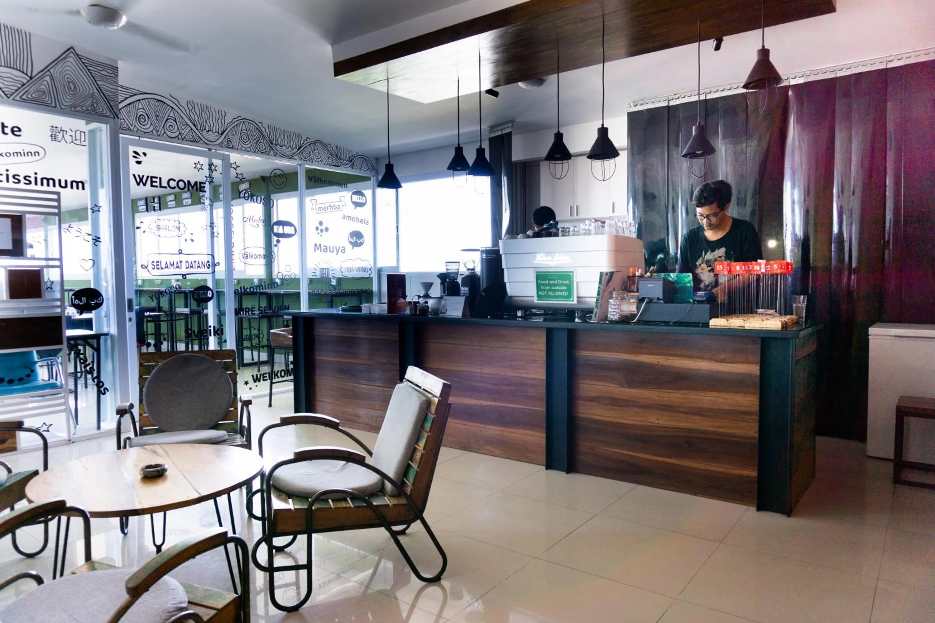 Restaurant/places to eat in Matra Co Working & Co Living