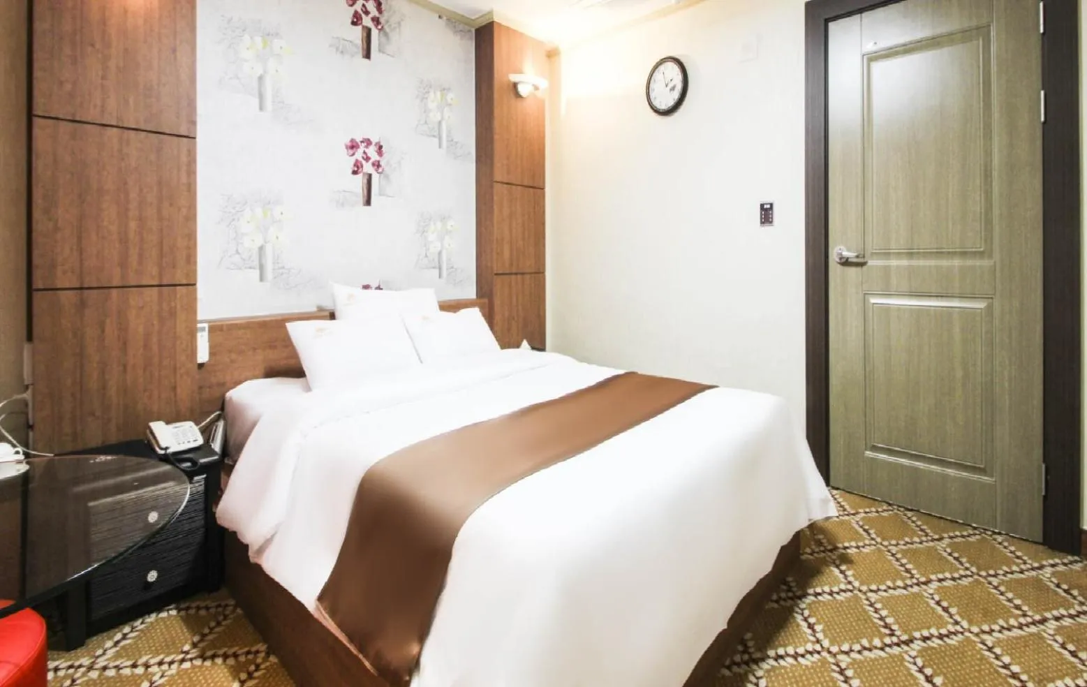 Bed in Uljin Grand Hotel