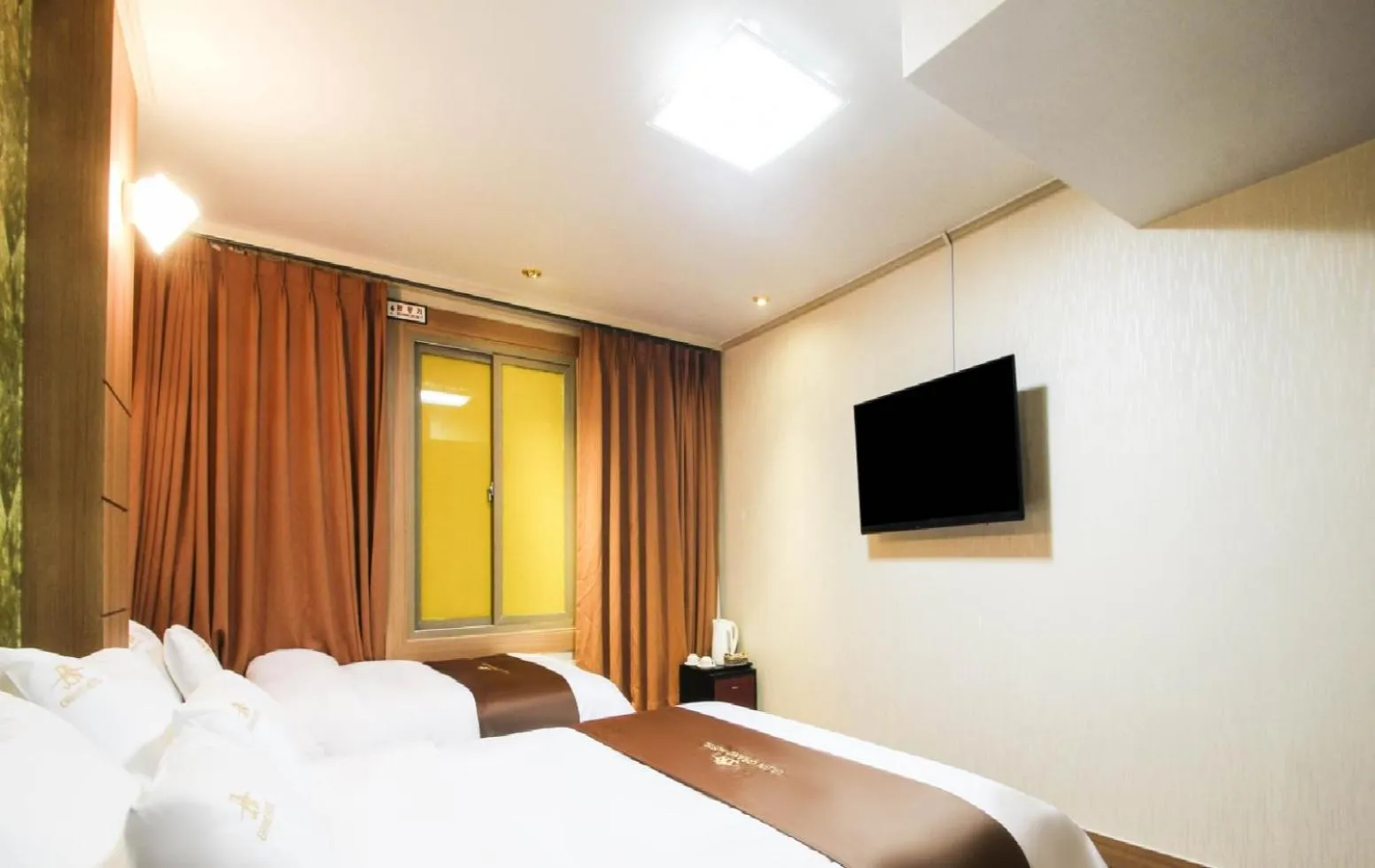 Bed in Uljin Grand Hotel