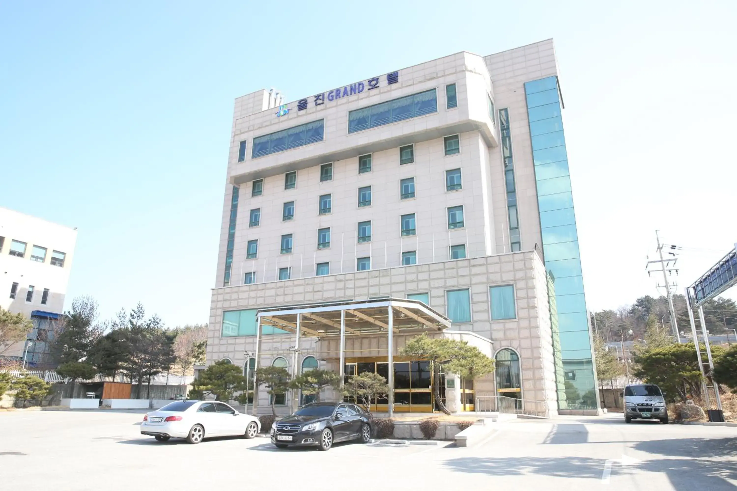Facade/entrance in Uljin Grand Hotel Facade/entrance in Uljin Grand Hotel
