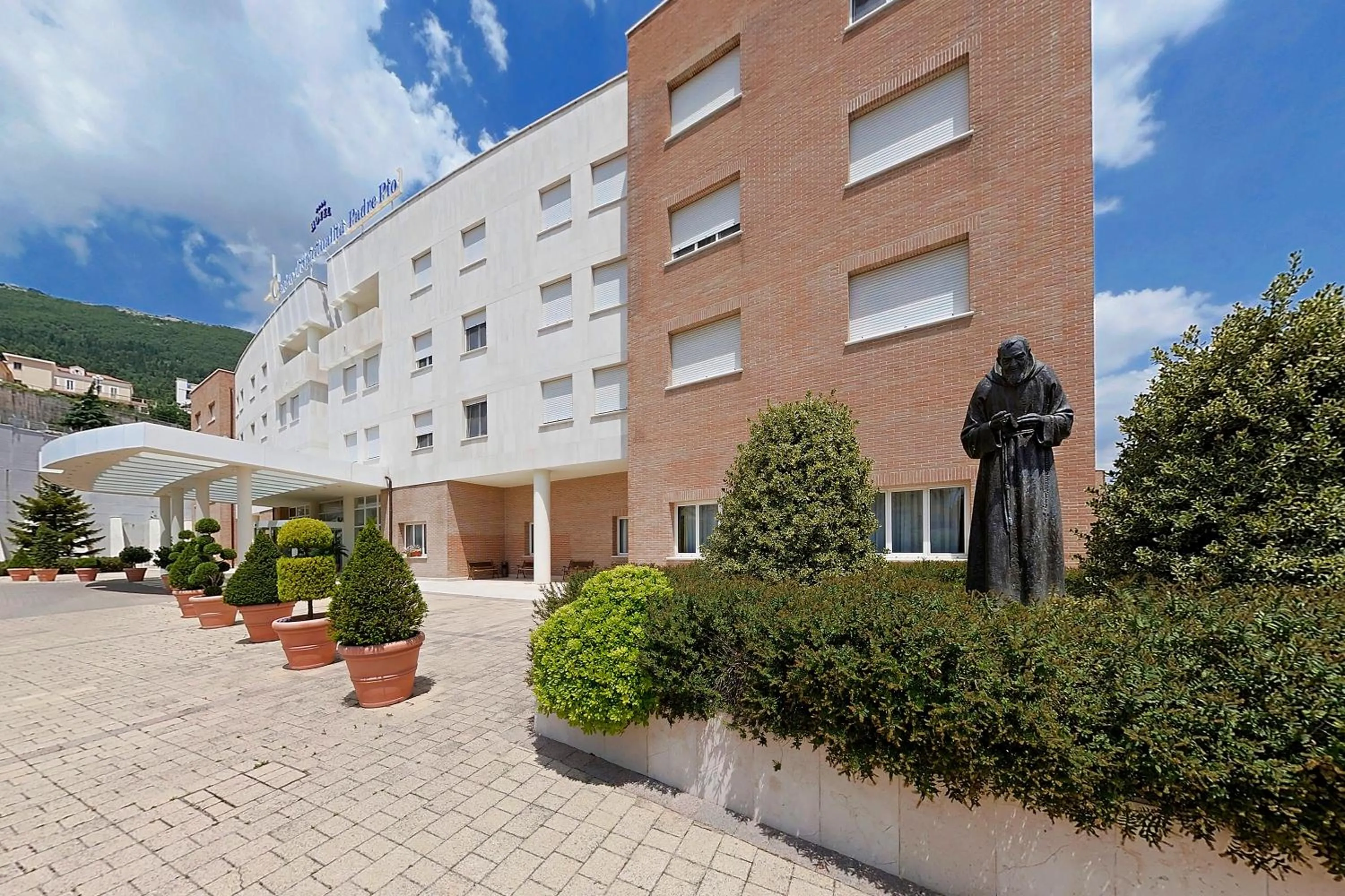 Property building in Hotel Centro di Spiritualità Padre Pio