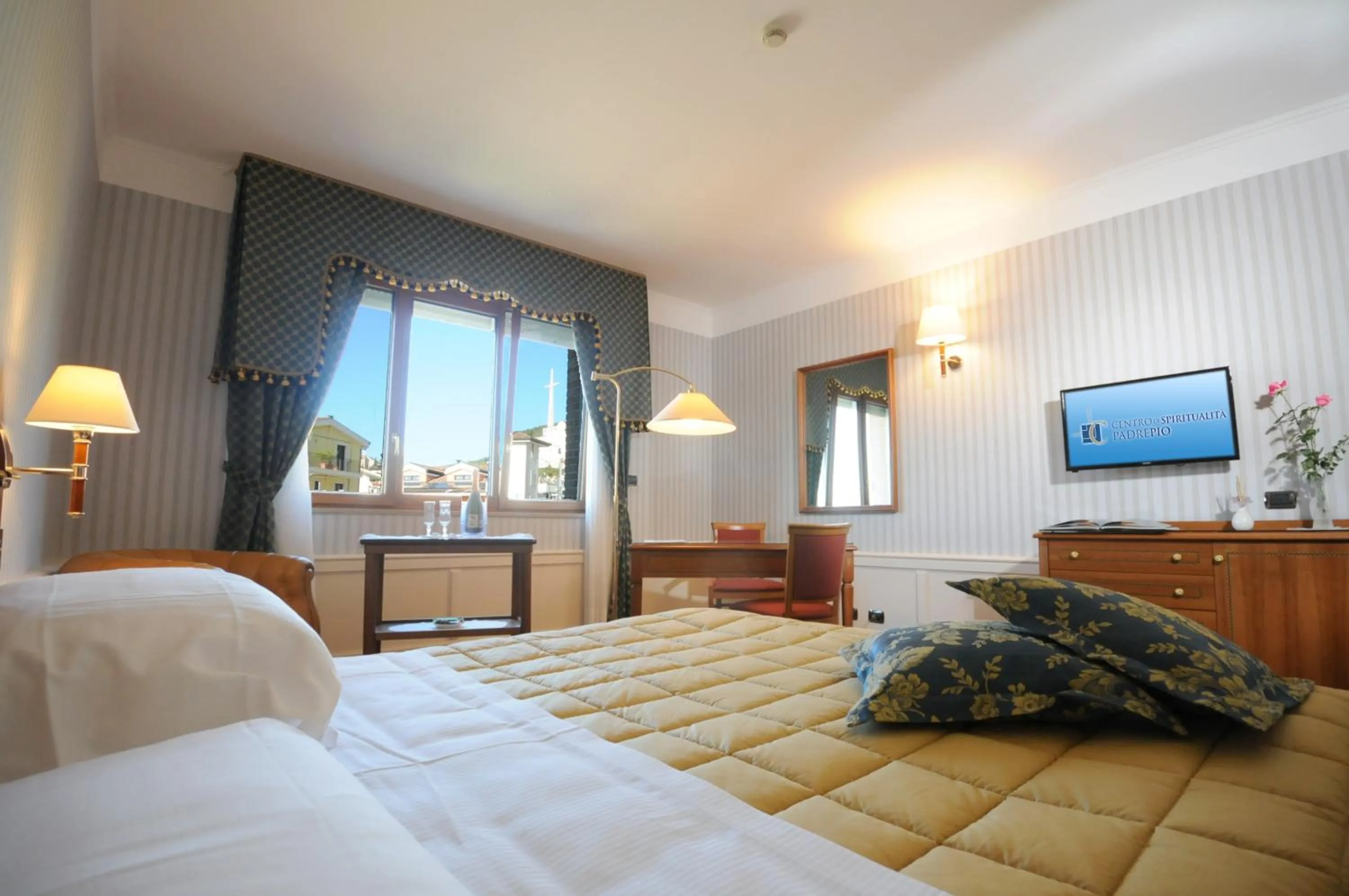 Bed in Hotel Centro di Spiritualità Padre Pio