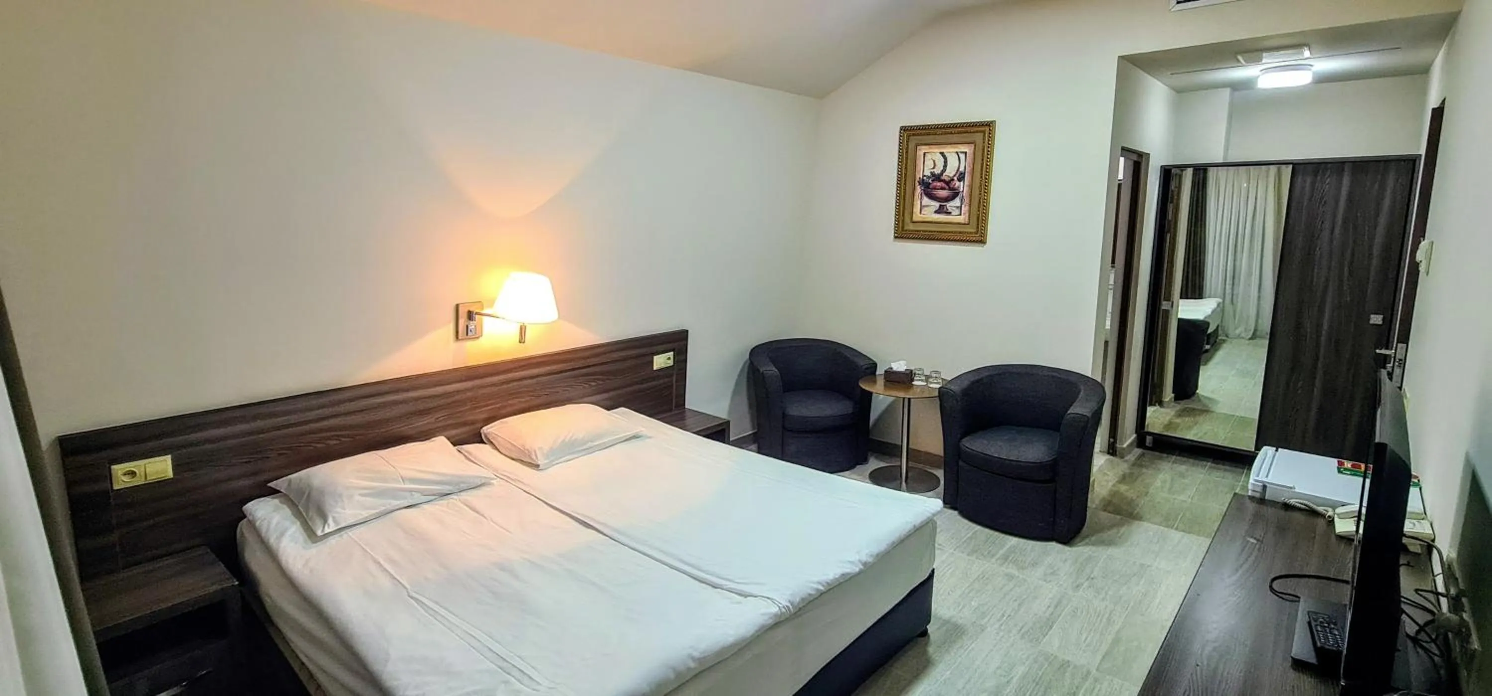 Photo of the whole room, Bed in Yerevan Deluxe Hotel