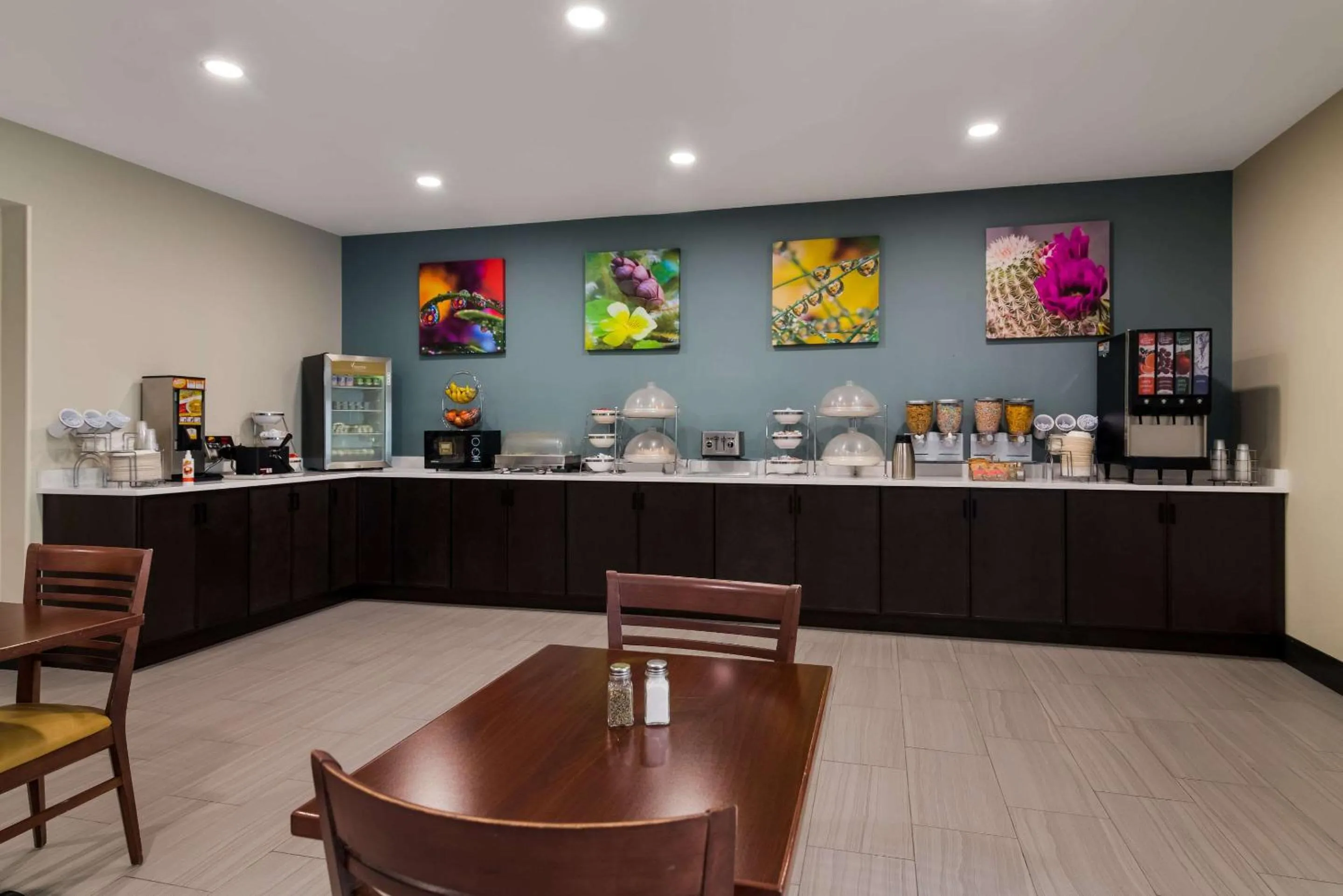 Breakfast in Garner Hotel Londonderry - Manchester by IHG