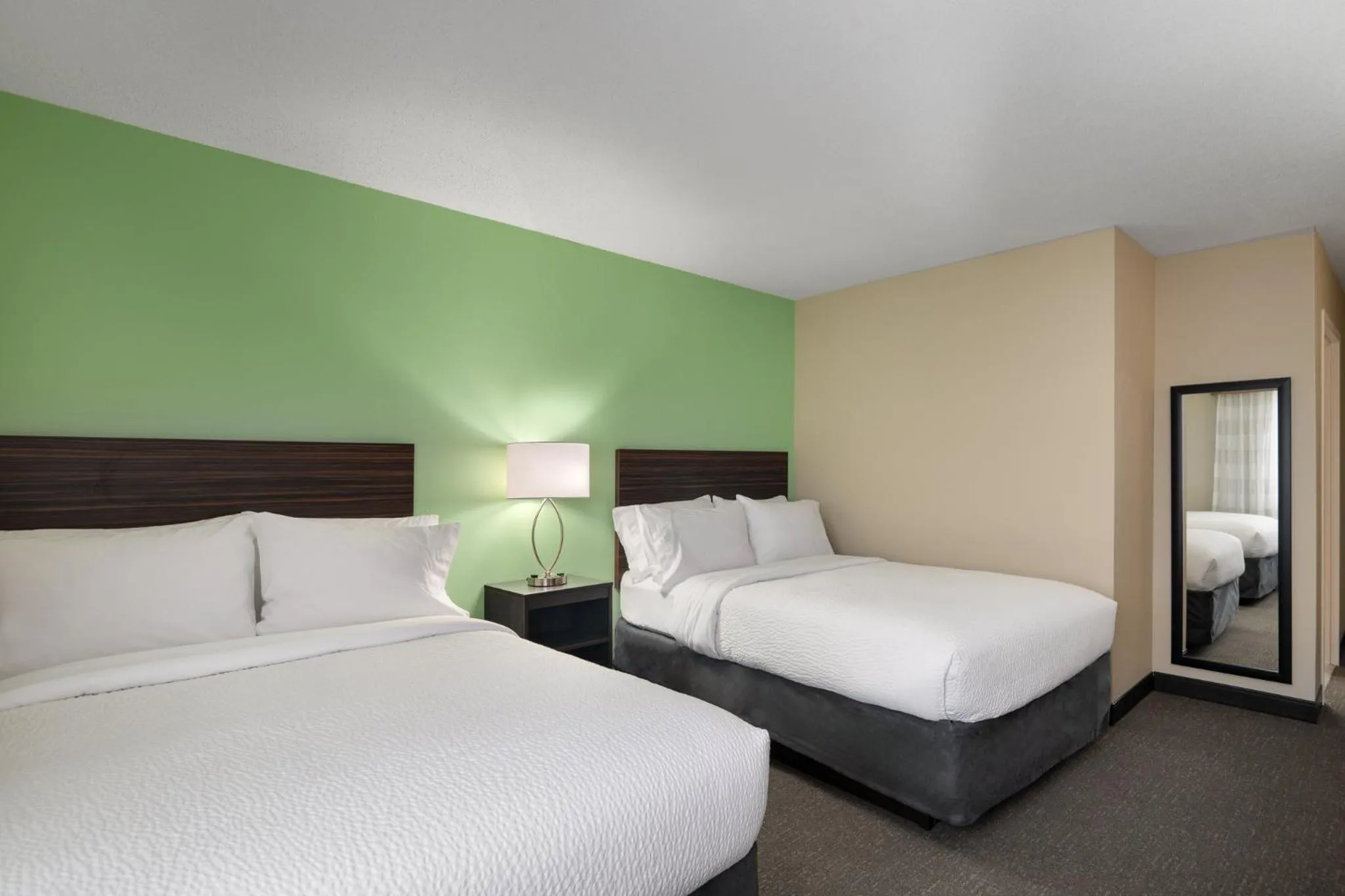 Photo of the whole room, Bed in Garner Hotel Londonderry - Manchester by IHG