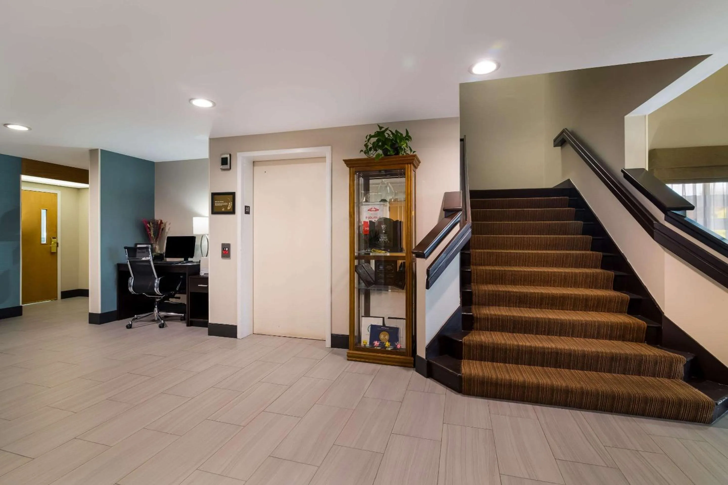 Lobby or reception in Garner Hotel Londonderry - Manchester by IHG