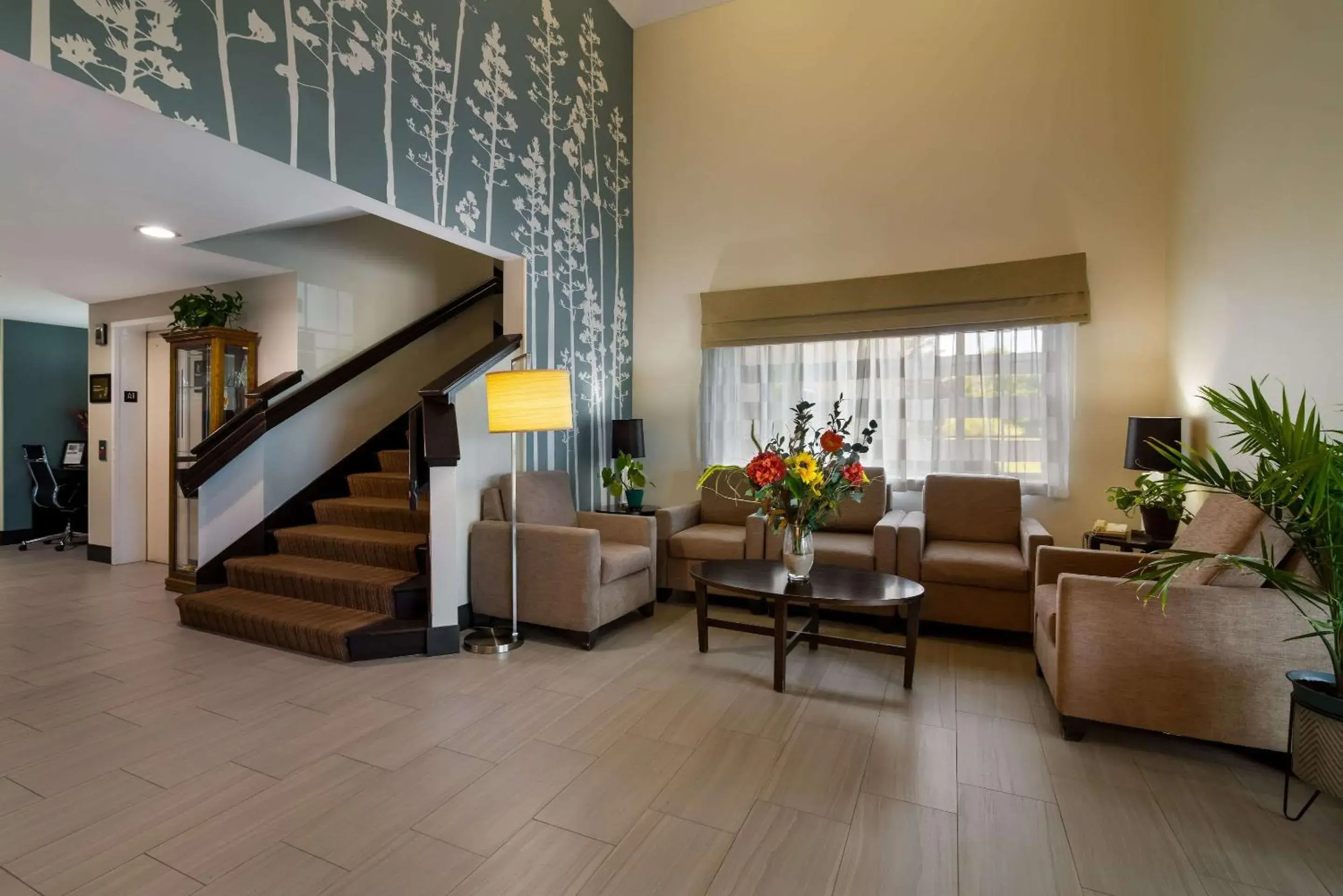Lobby or reception in Garner Hotel Londonderry - Manchester by IHG Lobby or reception in Garner Hotel Londonderry - Manchester by IHG