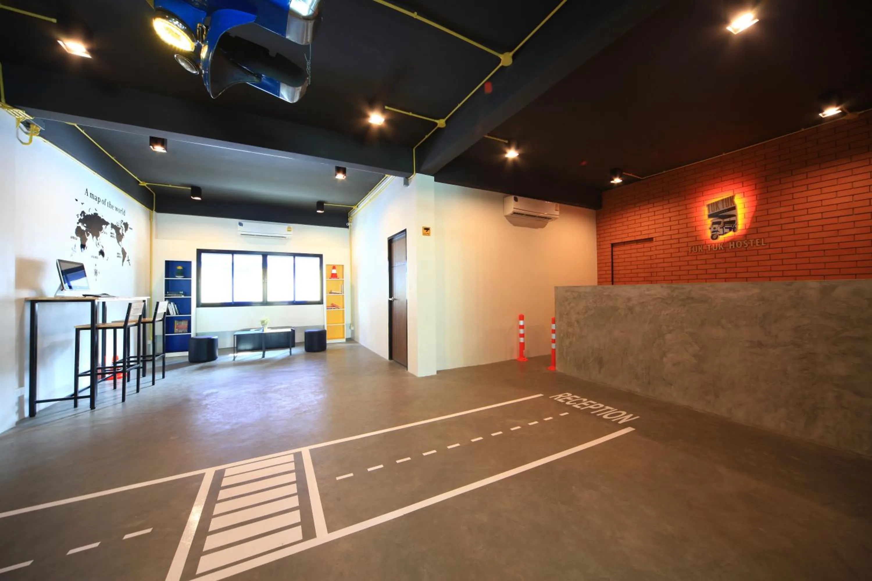 Lobby or reception in Tuk Tuk Hostel