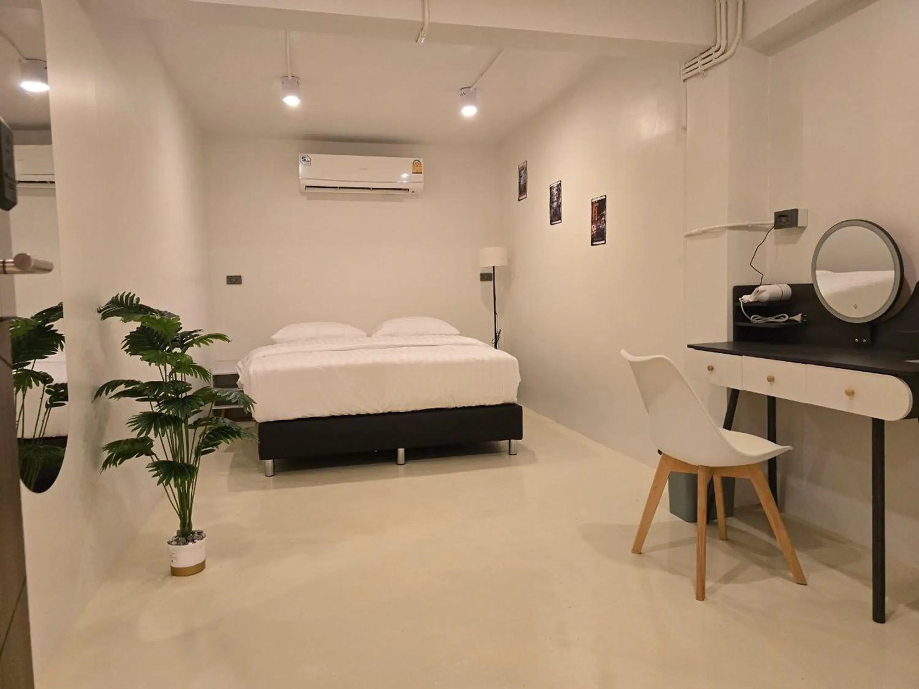 Superior Queen Room in Tuk Tuk Hostel Superior Queen Room in Tuk Tuk Hostel