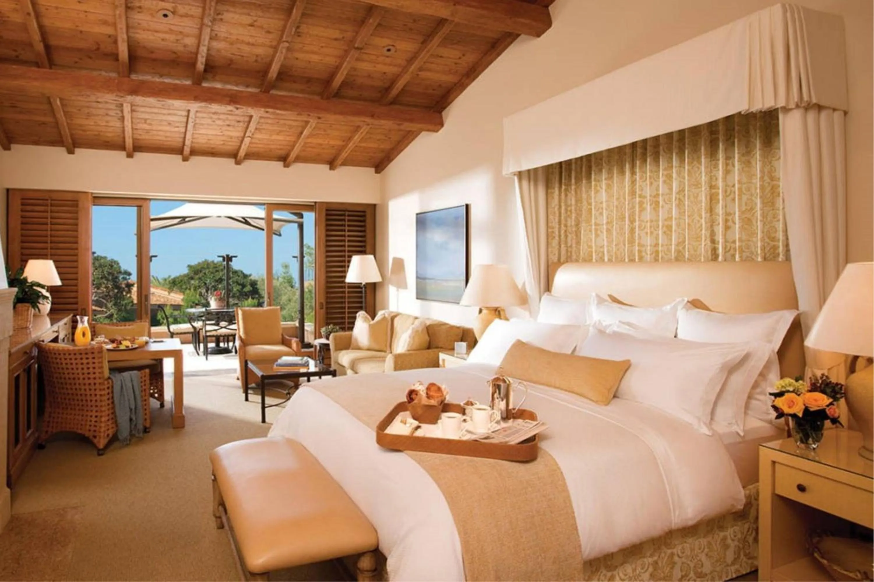 Photo of the whole room, Bed in The Resort at Pelican Hill