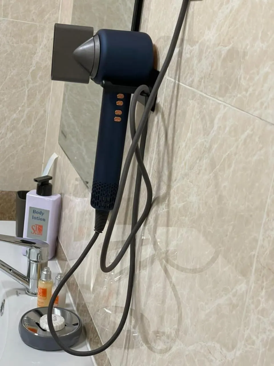 Property building in Hotel Shumon