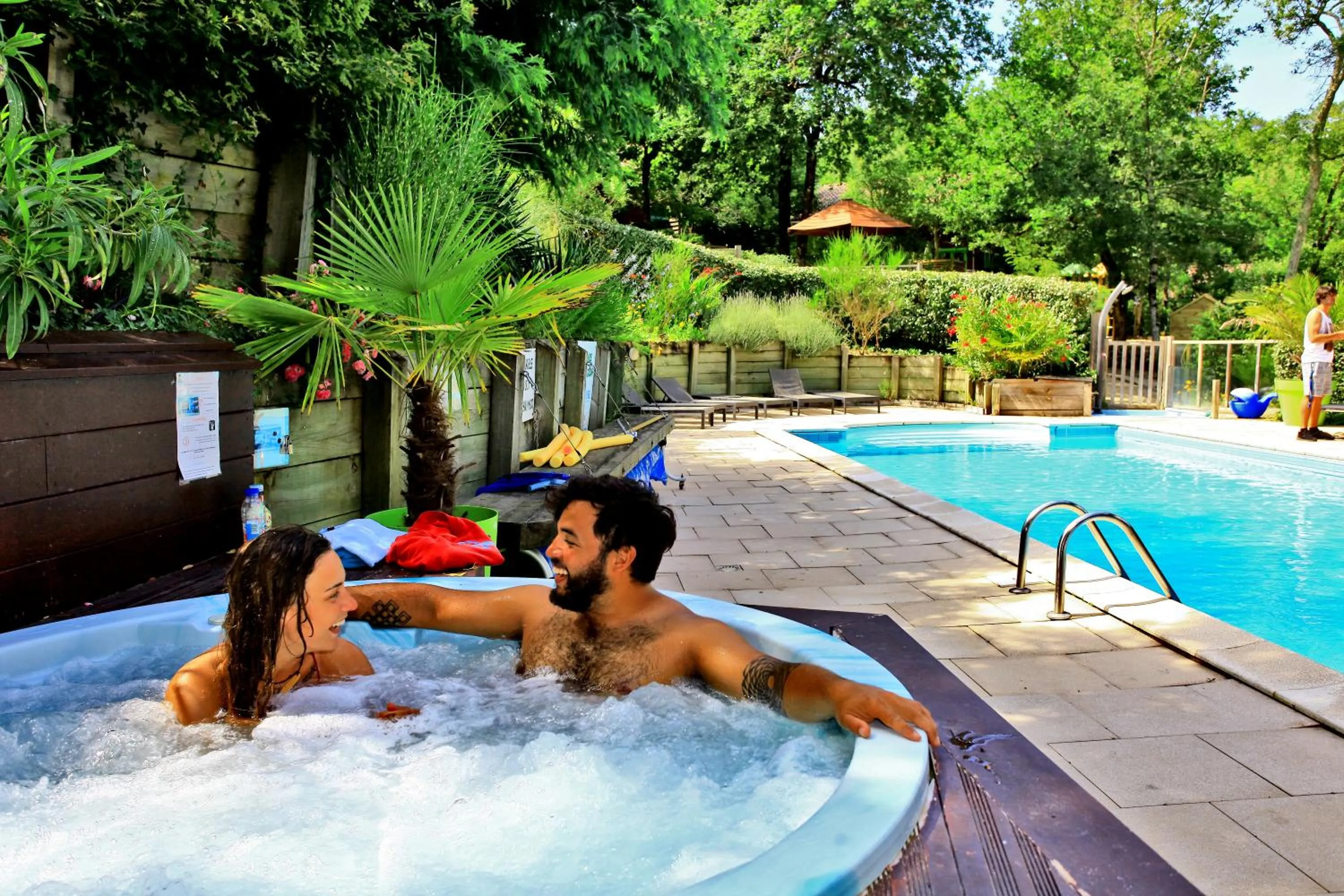 Hot Tub in Village Nature et Océan à côté de la plage avec piscine et jacuzzi