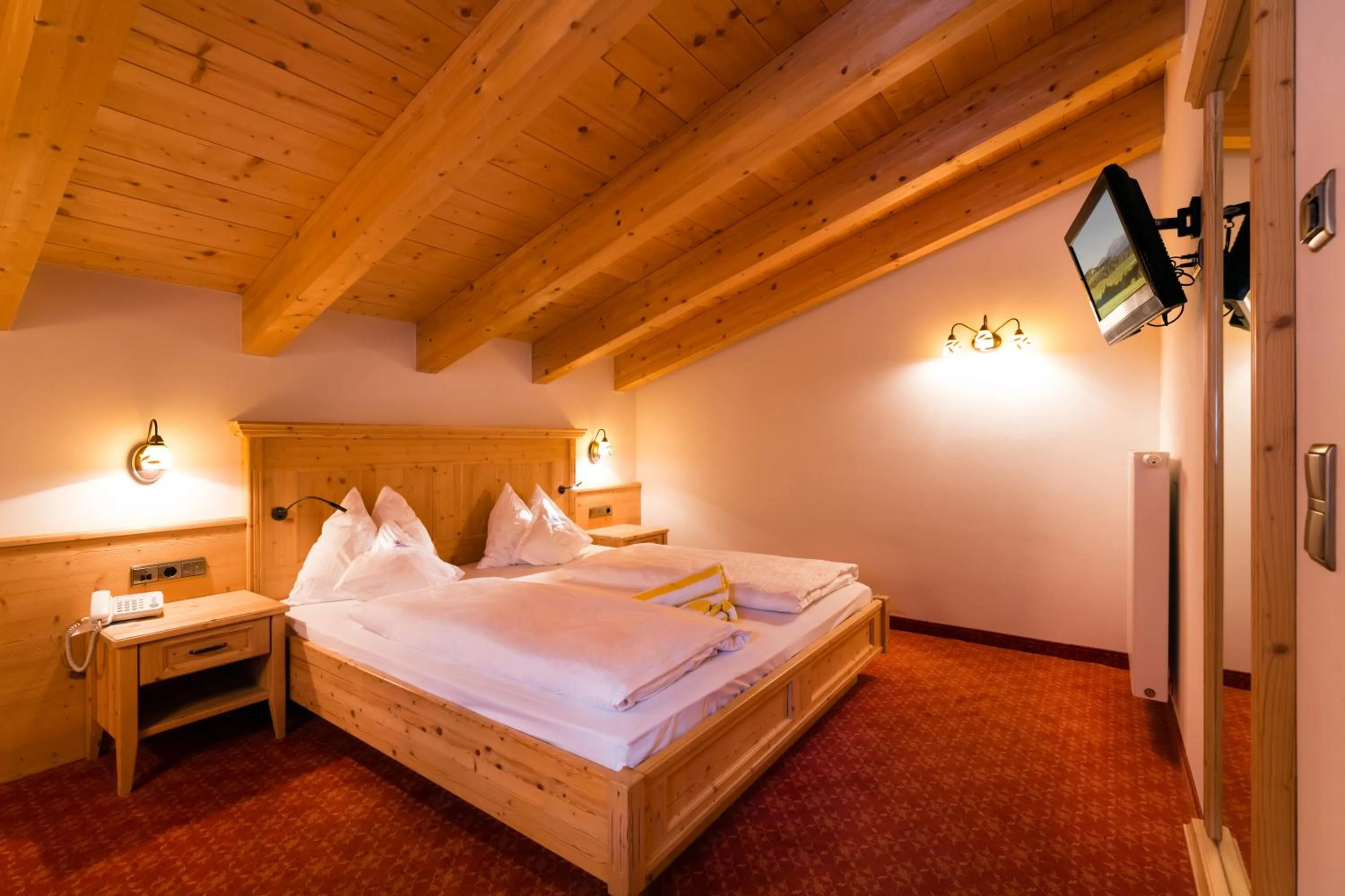 Photo of the whole room, Bed in Hotel Schneeberg FAMILY SPA RESORT