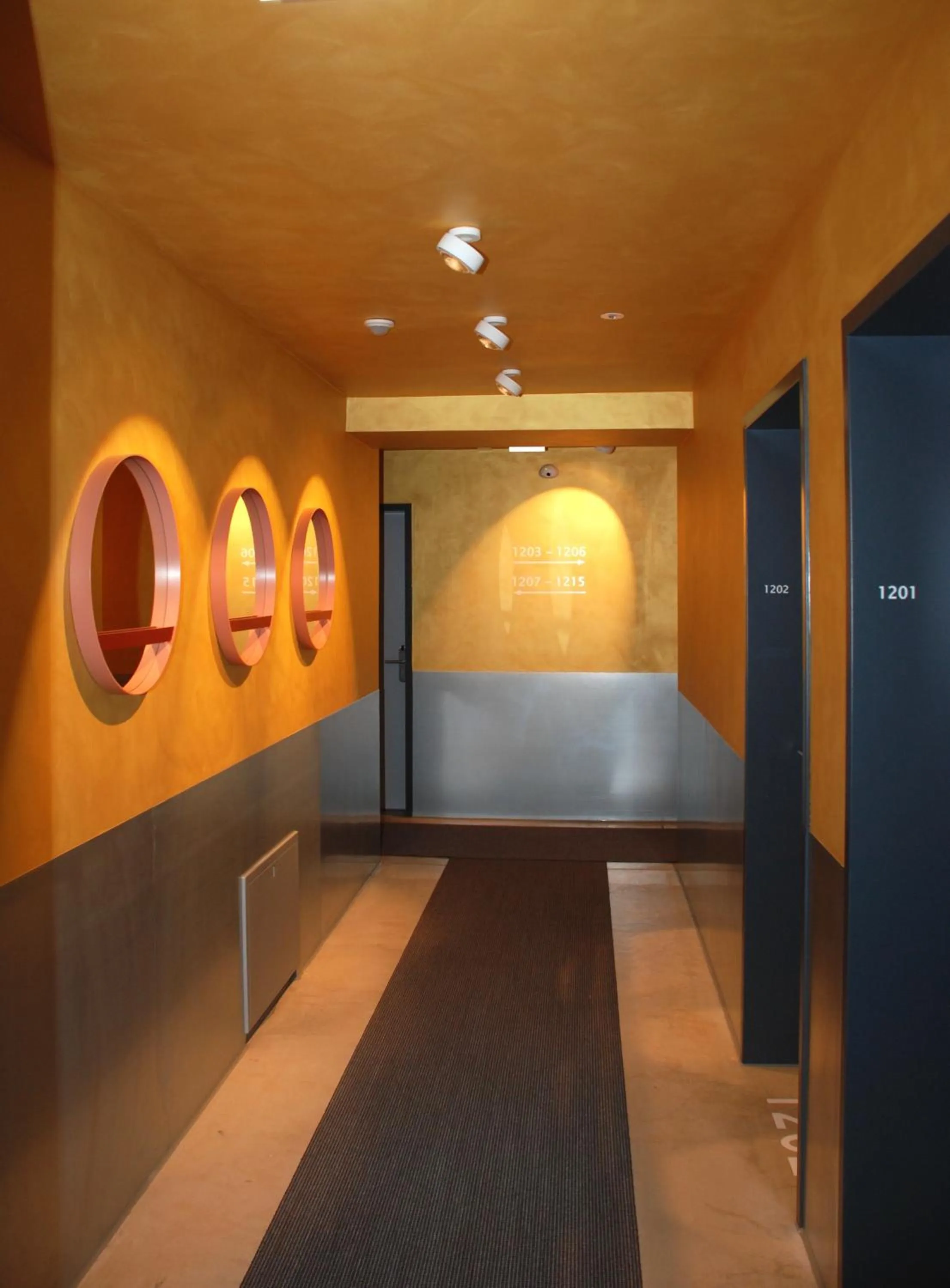 Decorative detail in Schlafzimmer - self Check-in