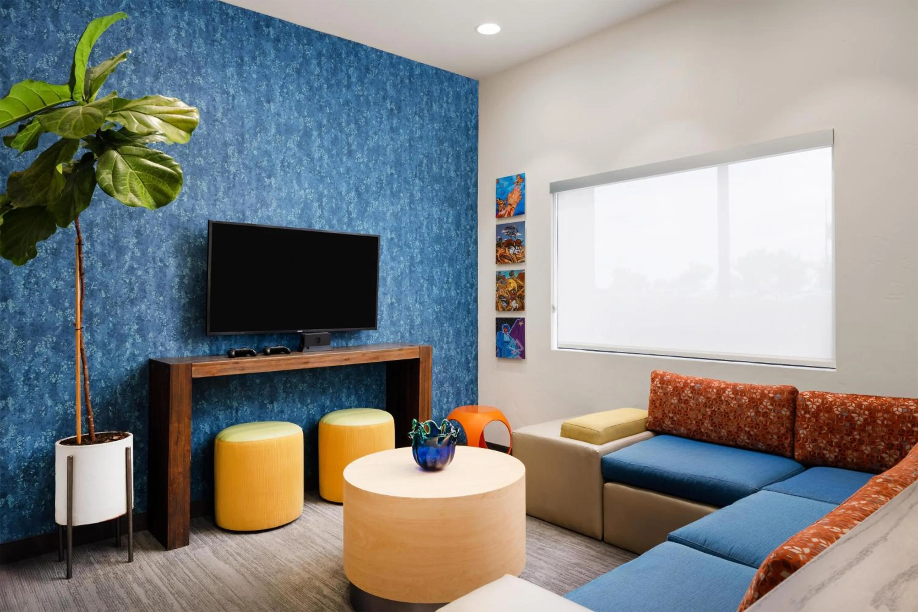 Property building in Best Western El Paso Airport Entrada Hotel