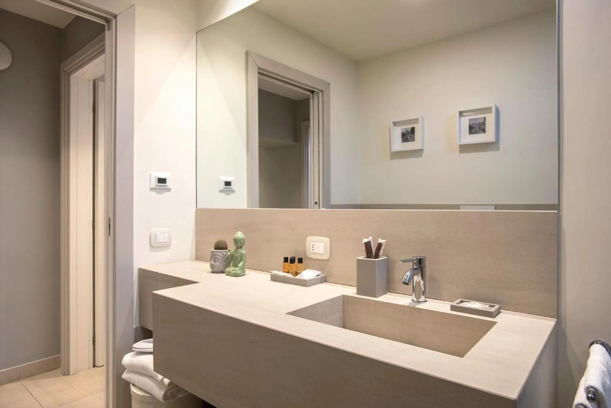 Bathroom in Gonfalone 6