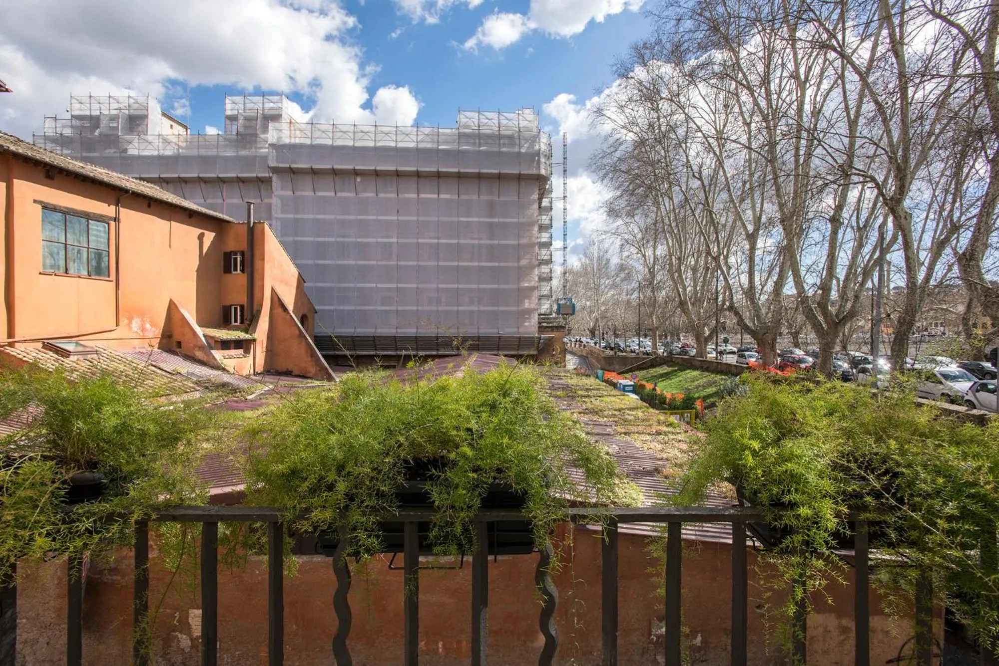 Quiet street view in Gonfalone 6