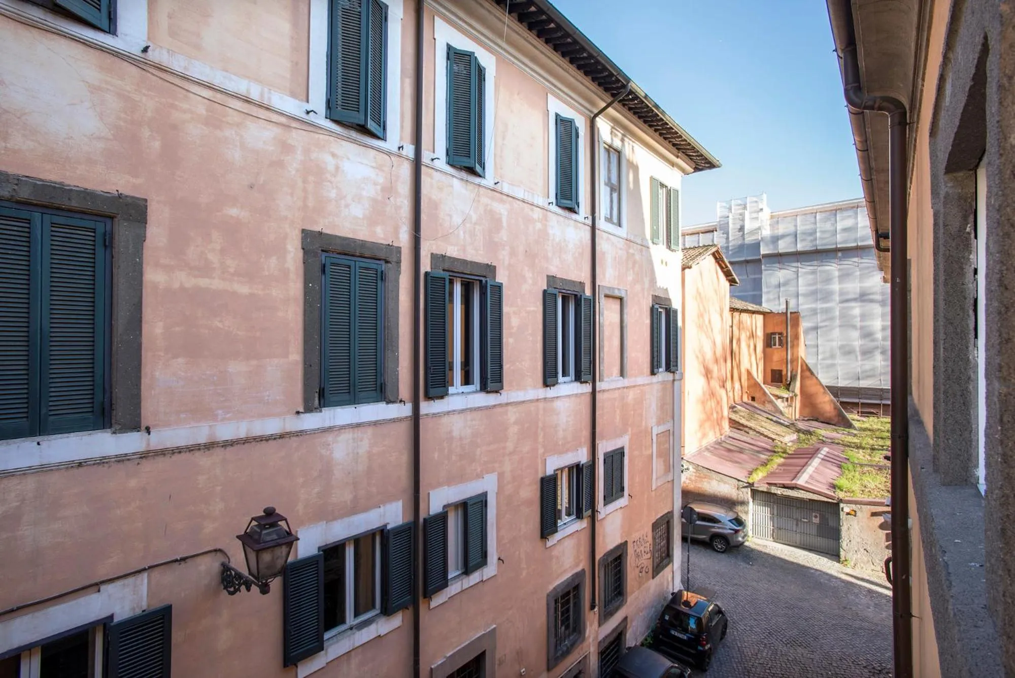 City view in Gonfalone 6