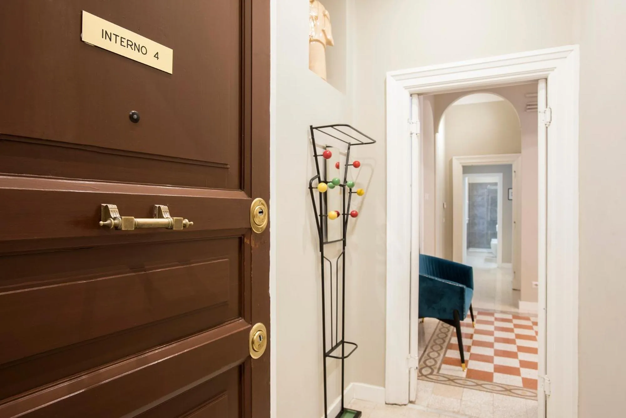 Facade/entrance in Gonfalone 6