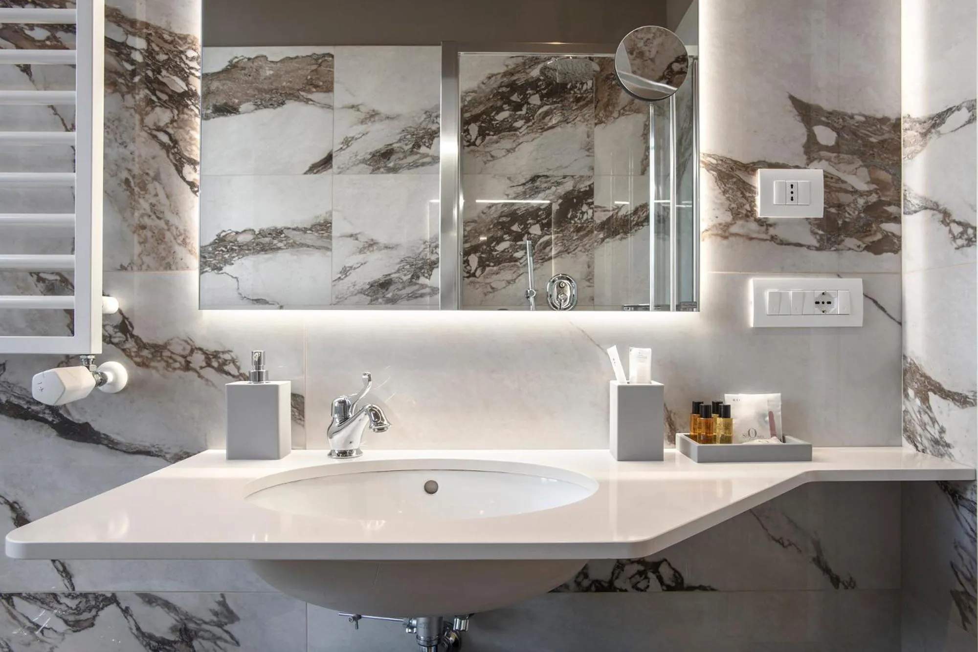 Bathroom in Gonfalone 6