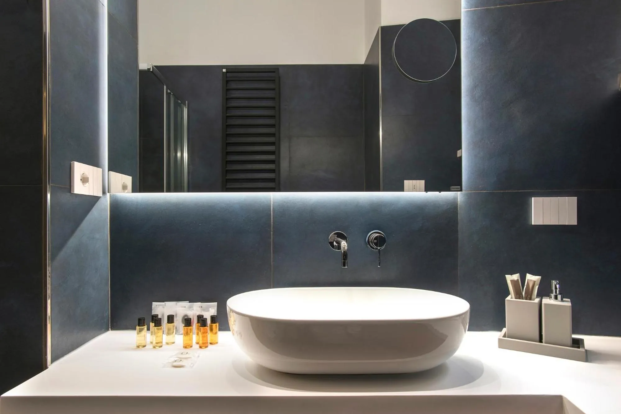 Bathroom in Gonfalone 6