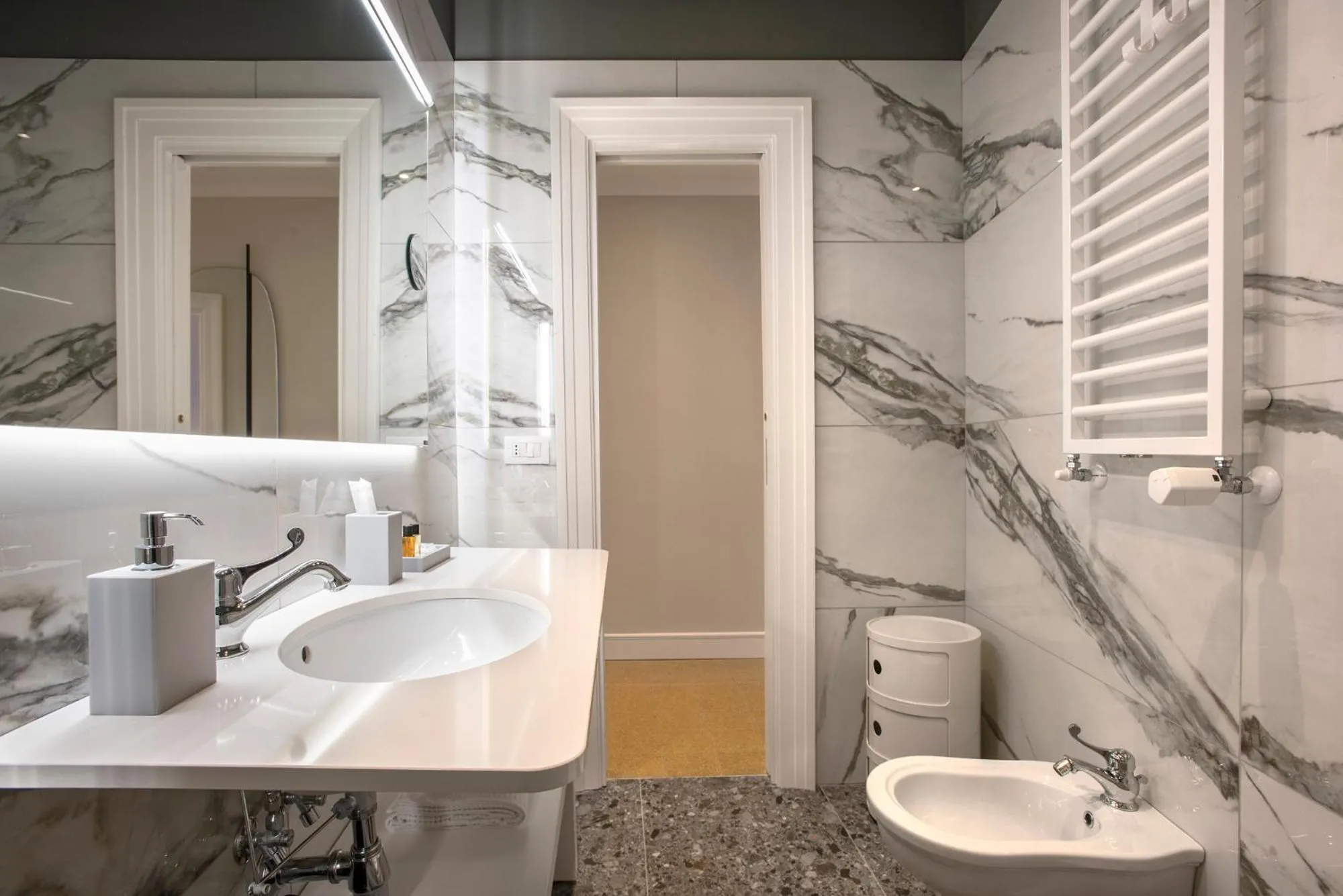 Shower in Gonfalone 6