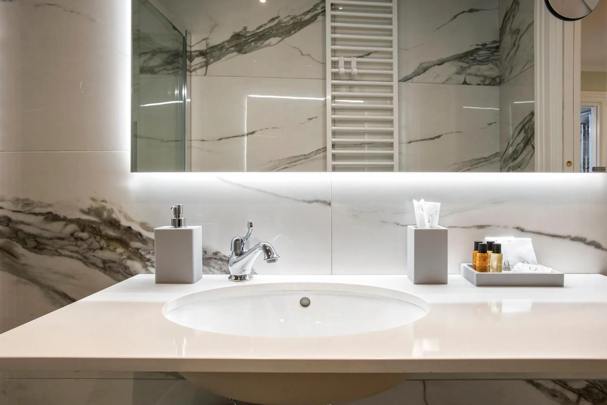 Bathroom in Gonfalone 6