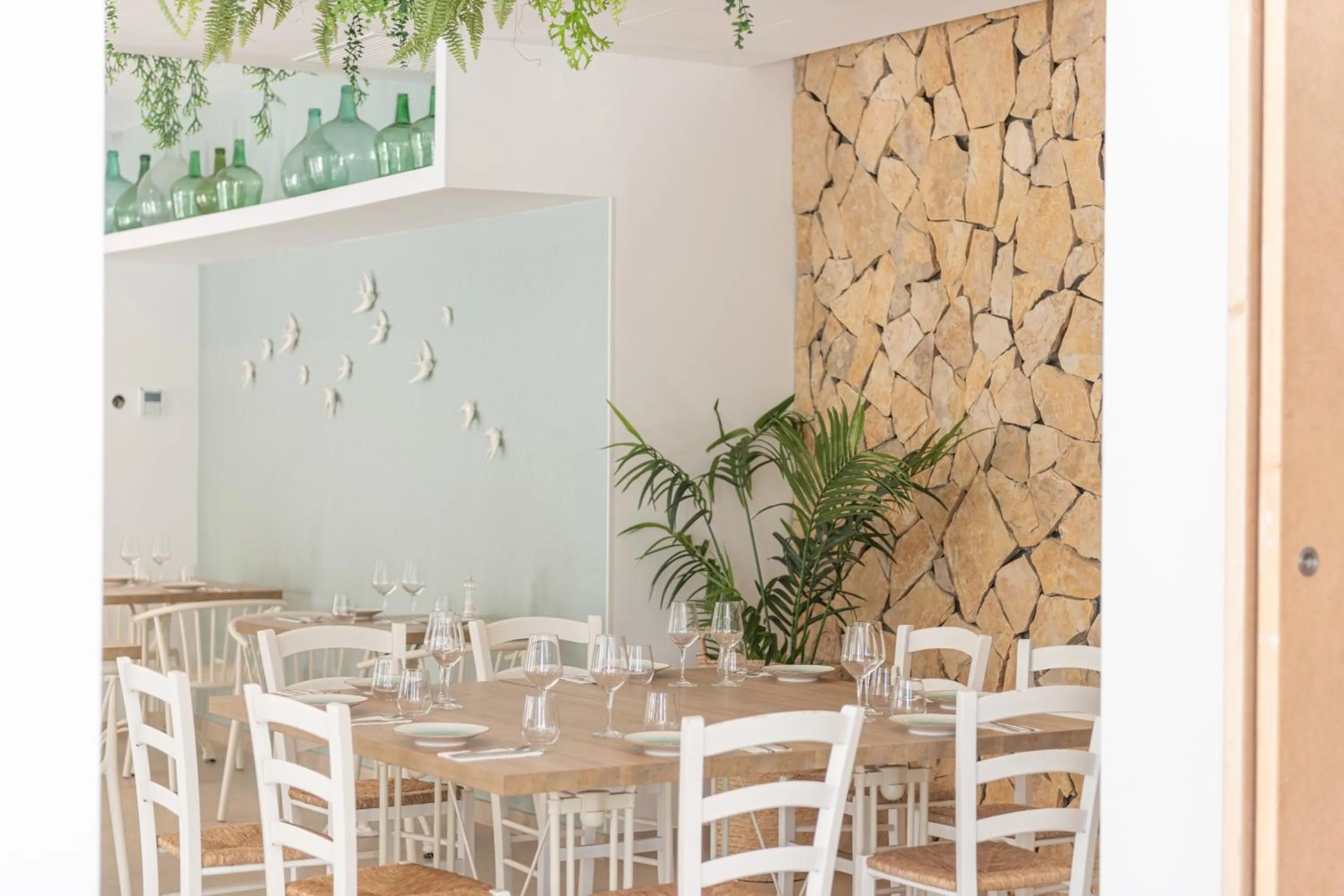 Restaurant/places to eat in Villa Real Club Apartments