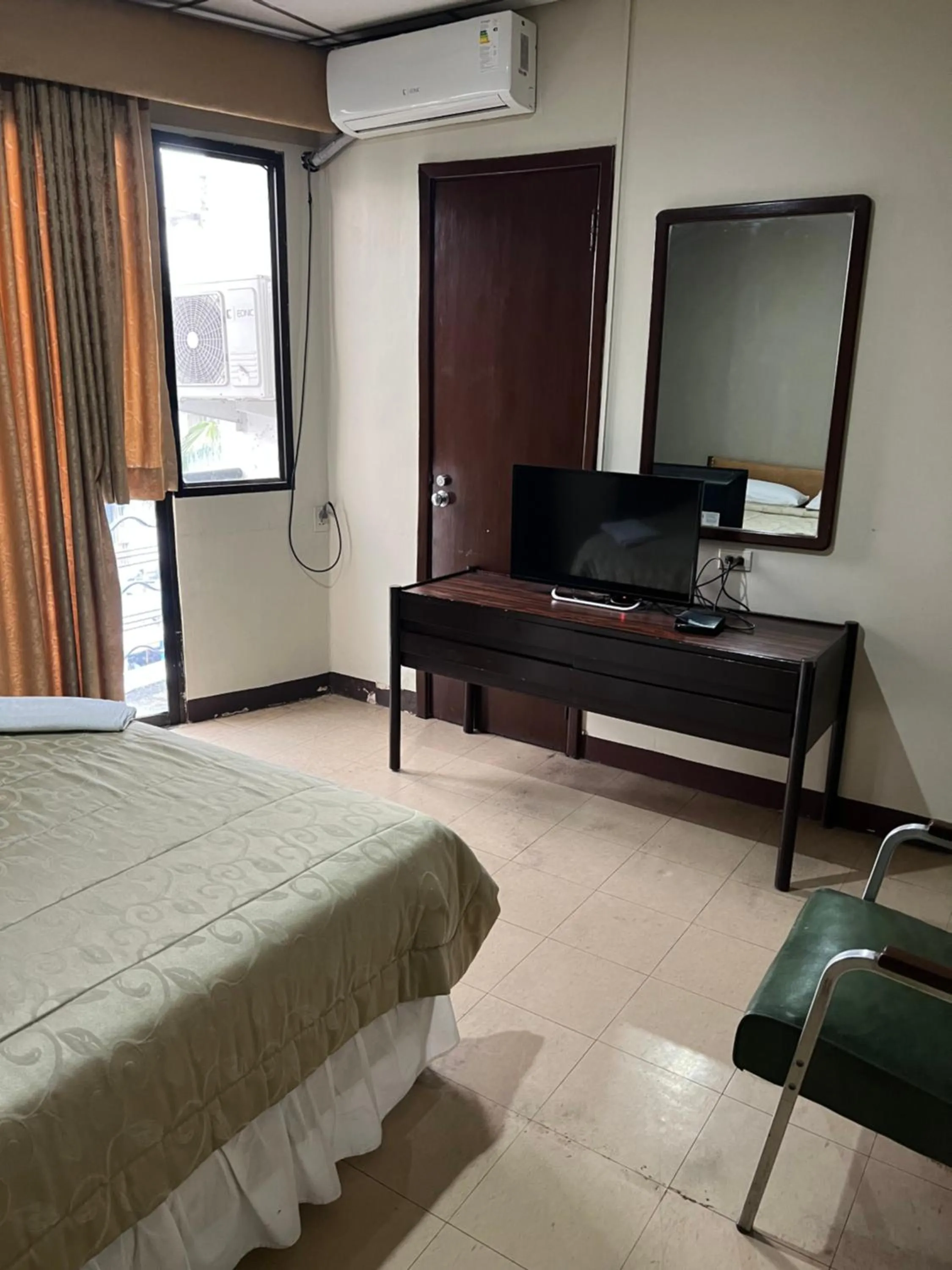 TV and multimedia, Bed in Hotel Rizzo