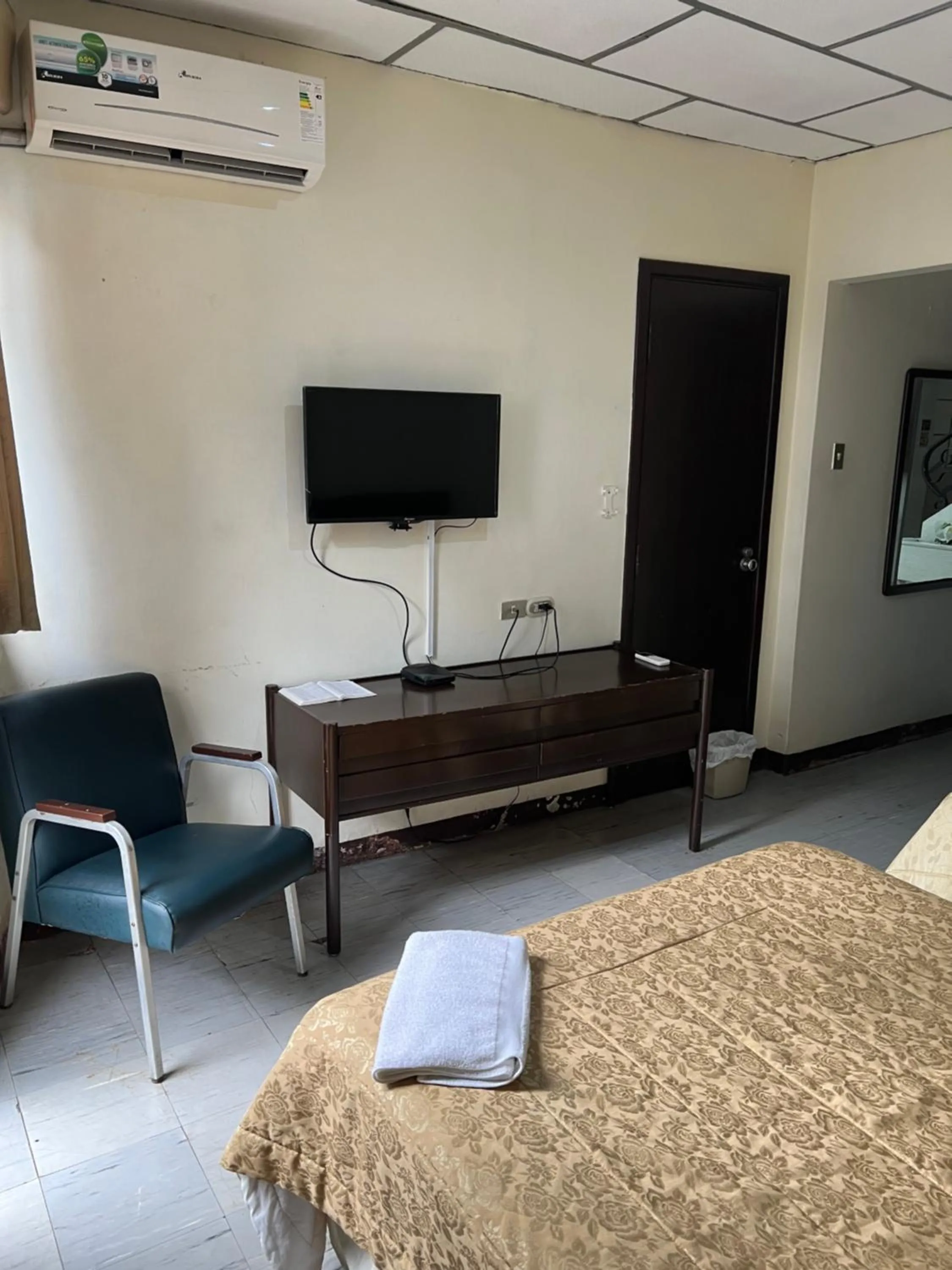 TV and multimedia, Bed in Hotel Rizzo