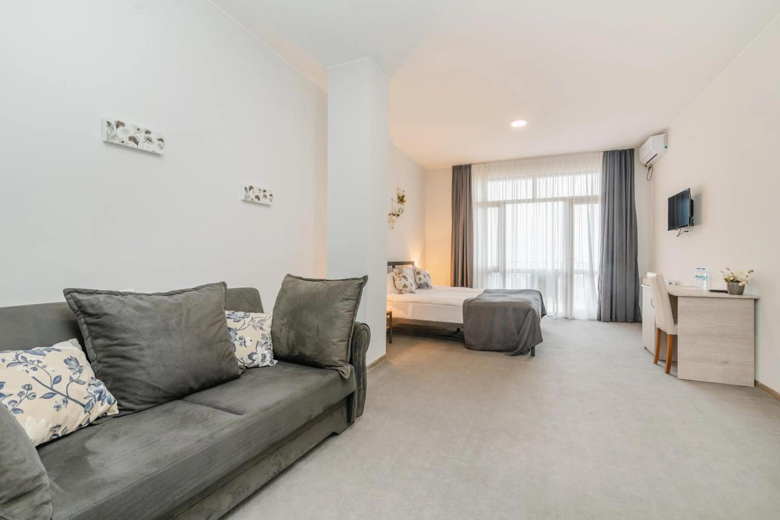 Family Room with Balcony in Hotel & Wine Cellar ARGE