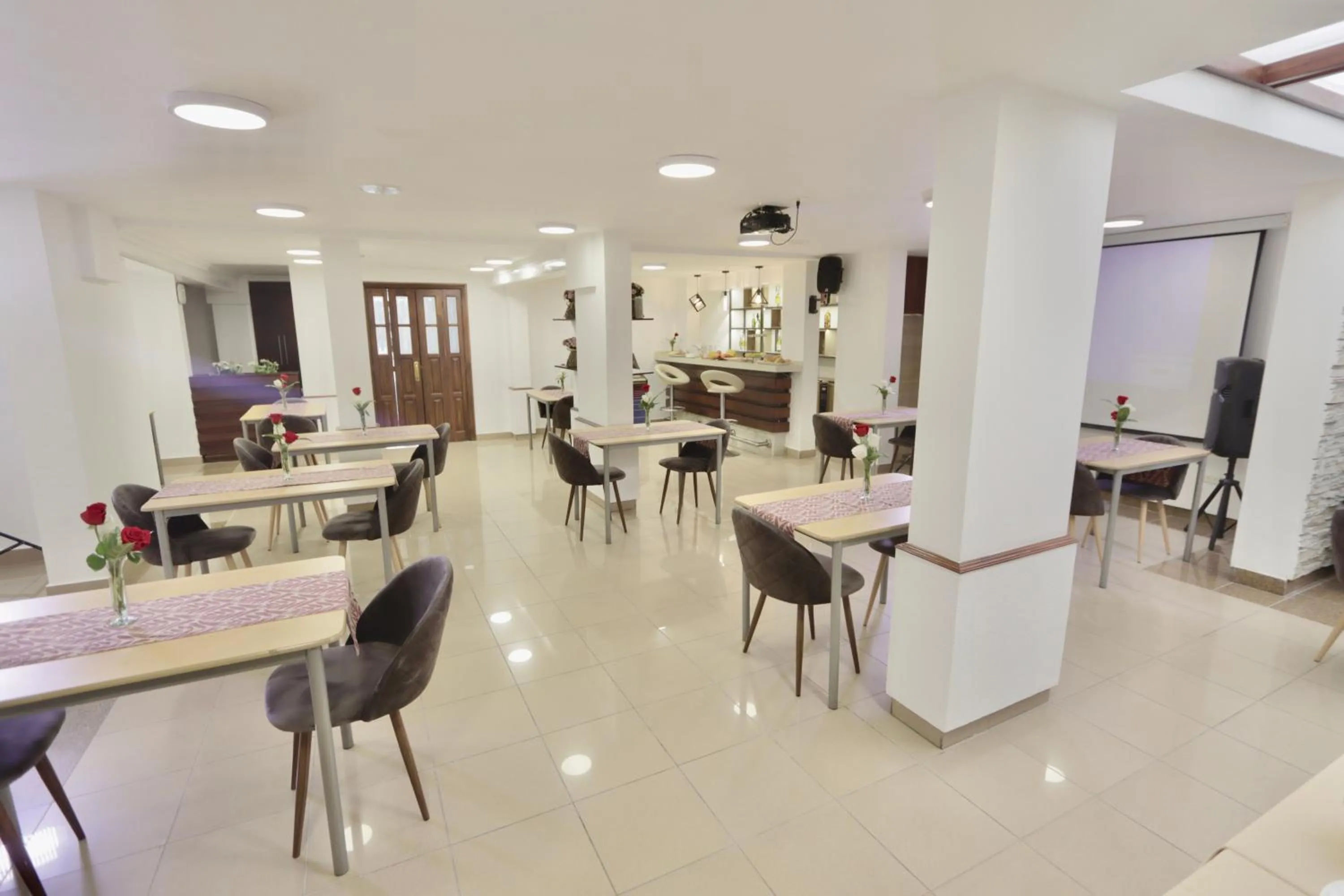 Restaurant/places to eat in Hotel Sandmelis
