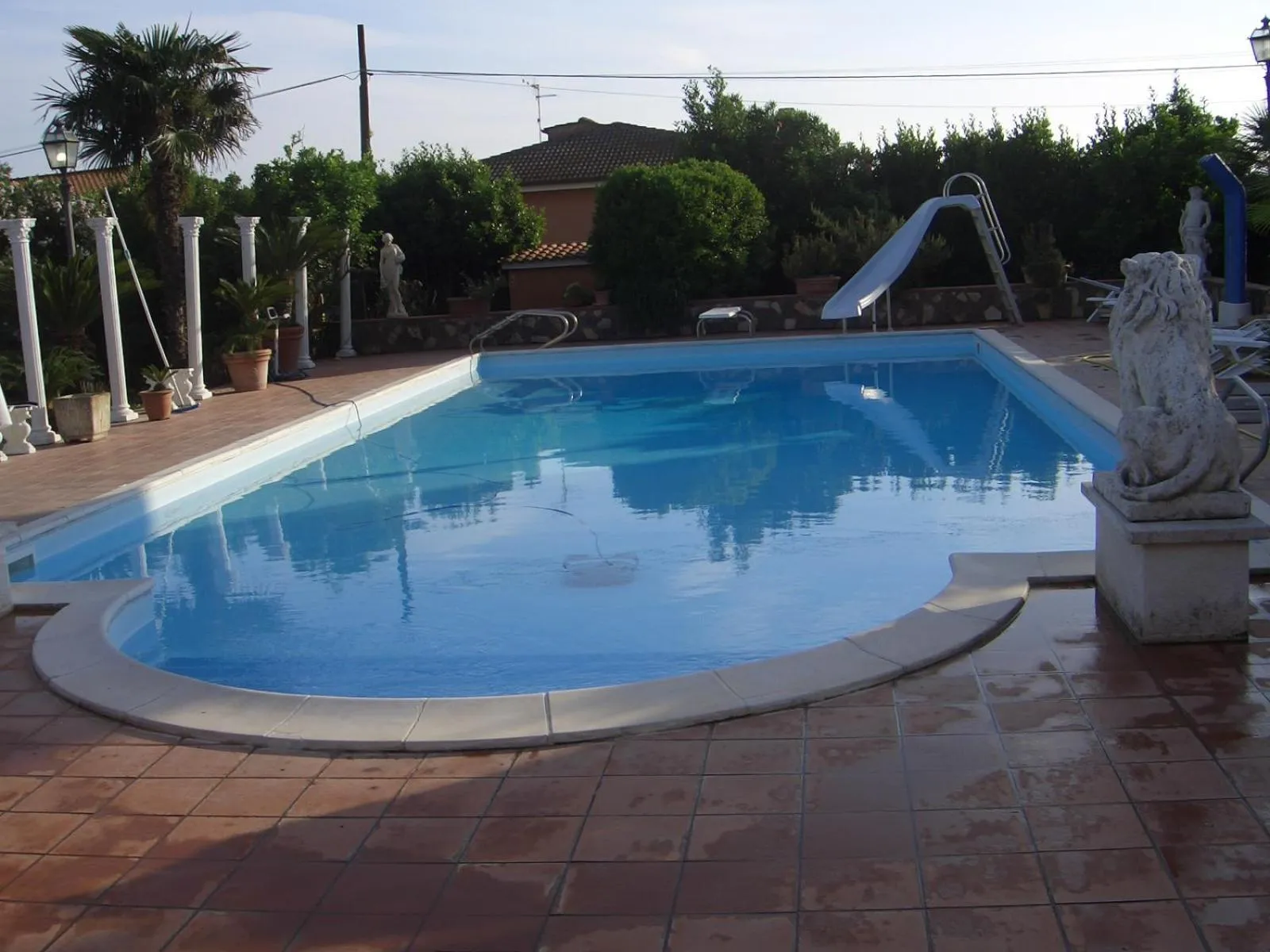 Pool view in L'oasi di Ambra