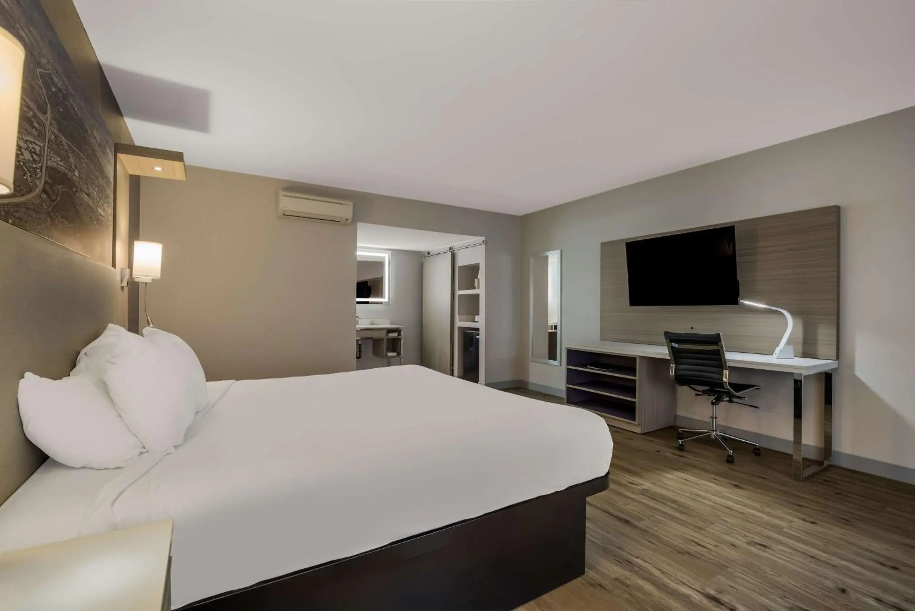 Bedroom, Bed in Best Western Diamond Bar Hotel & Suites Bedroom, Bed in Best Western Diamond Bar Hotel & Suites