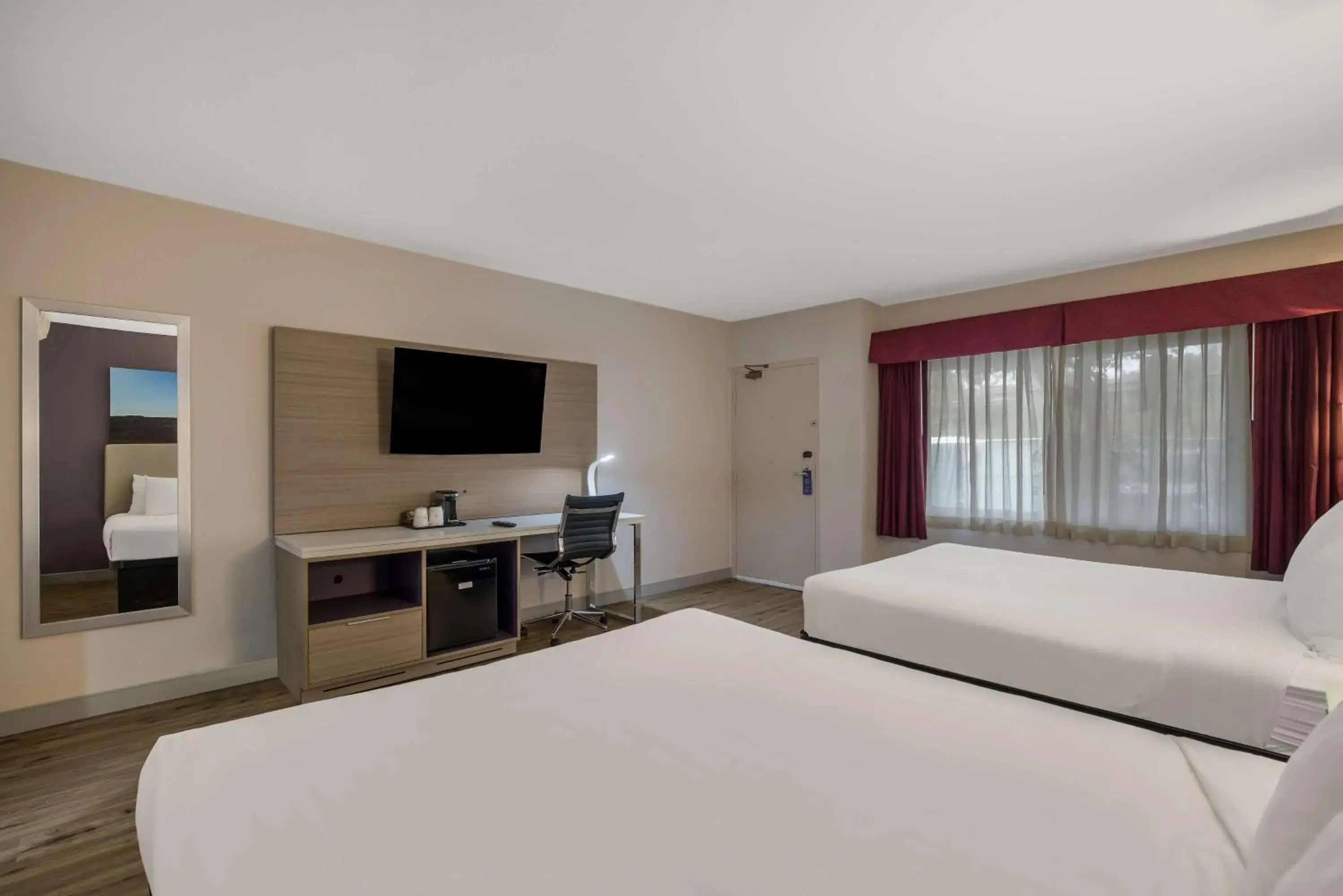 Bedroom, Bed in Best Western Diamond Bar Hotel & Suites Bedroom, Bed in Best Western Diamond Bar Hotel & Suites